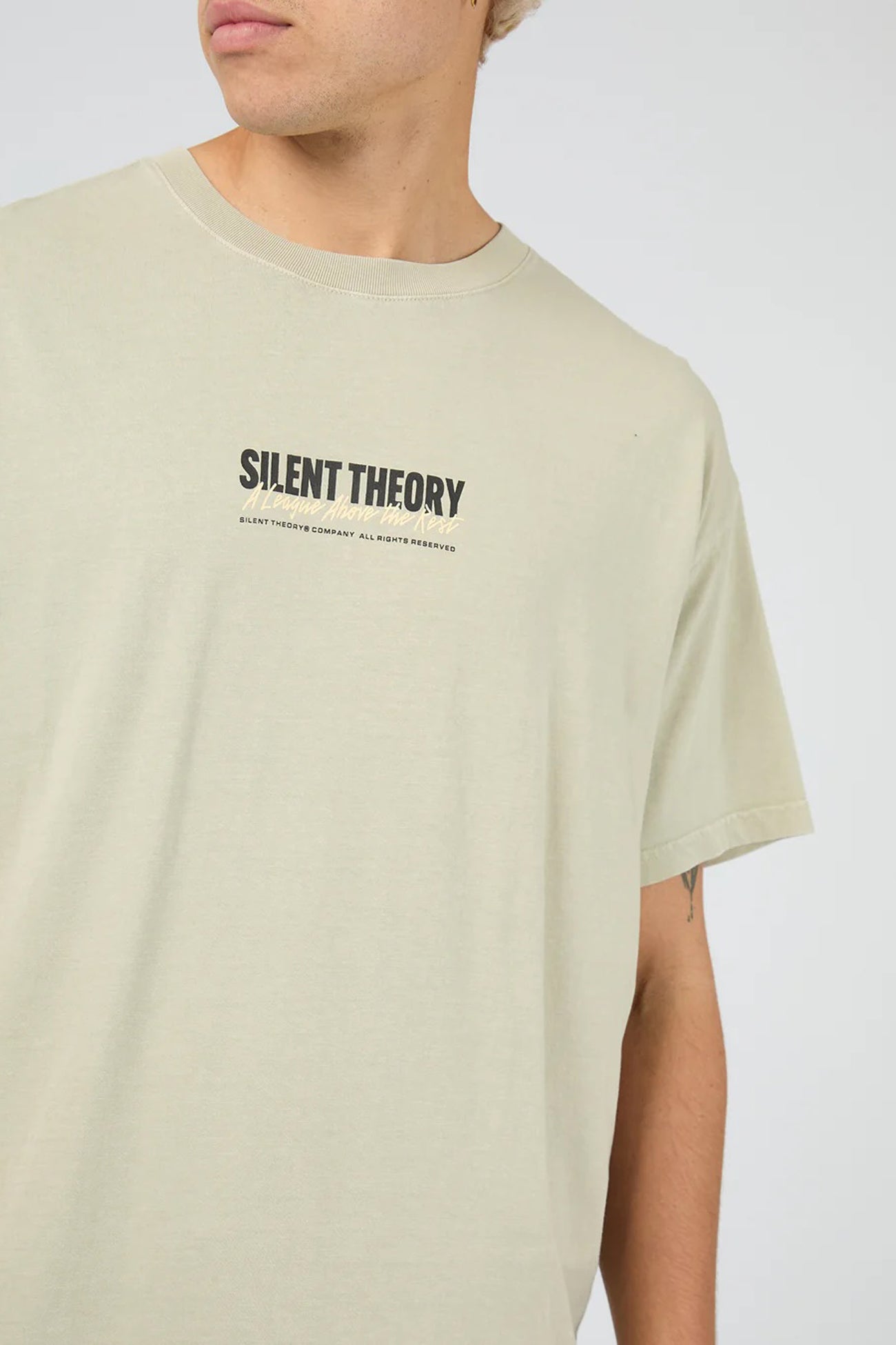 League Scoop Tee Herb