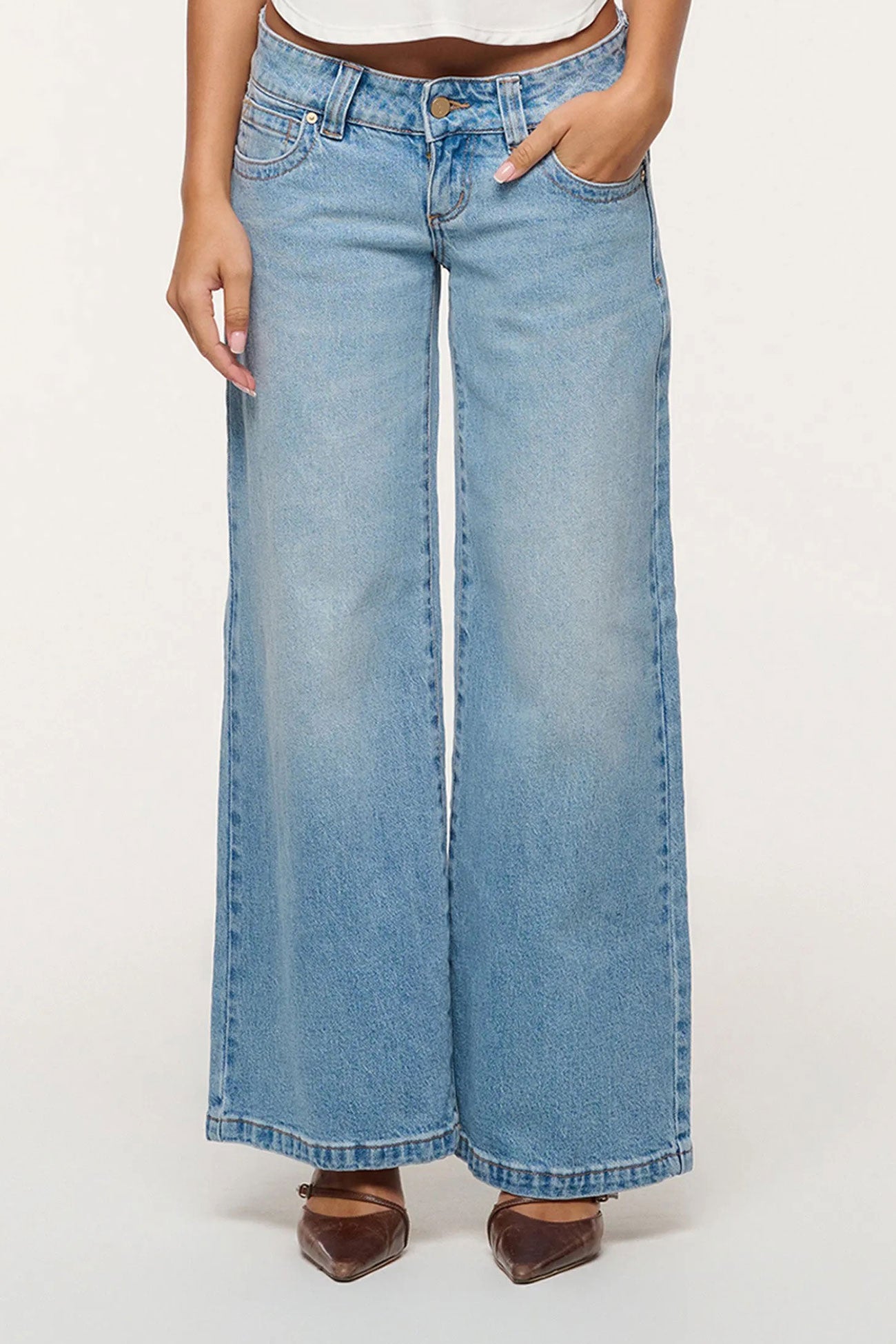 A 00 Super Low & Wide Petite Jean Jody