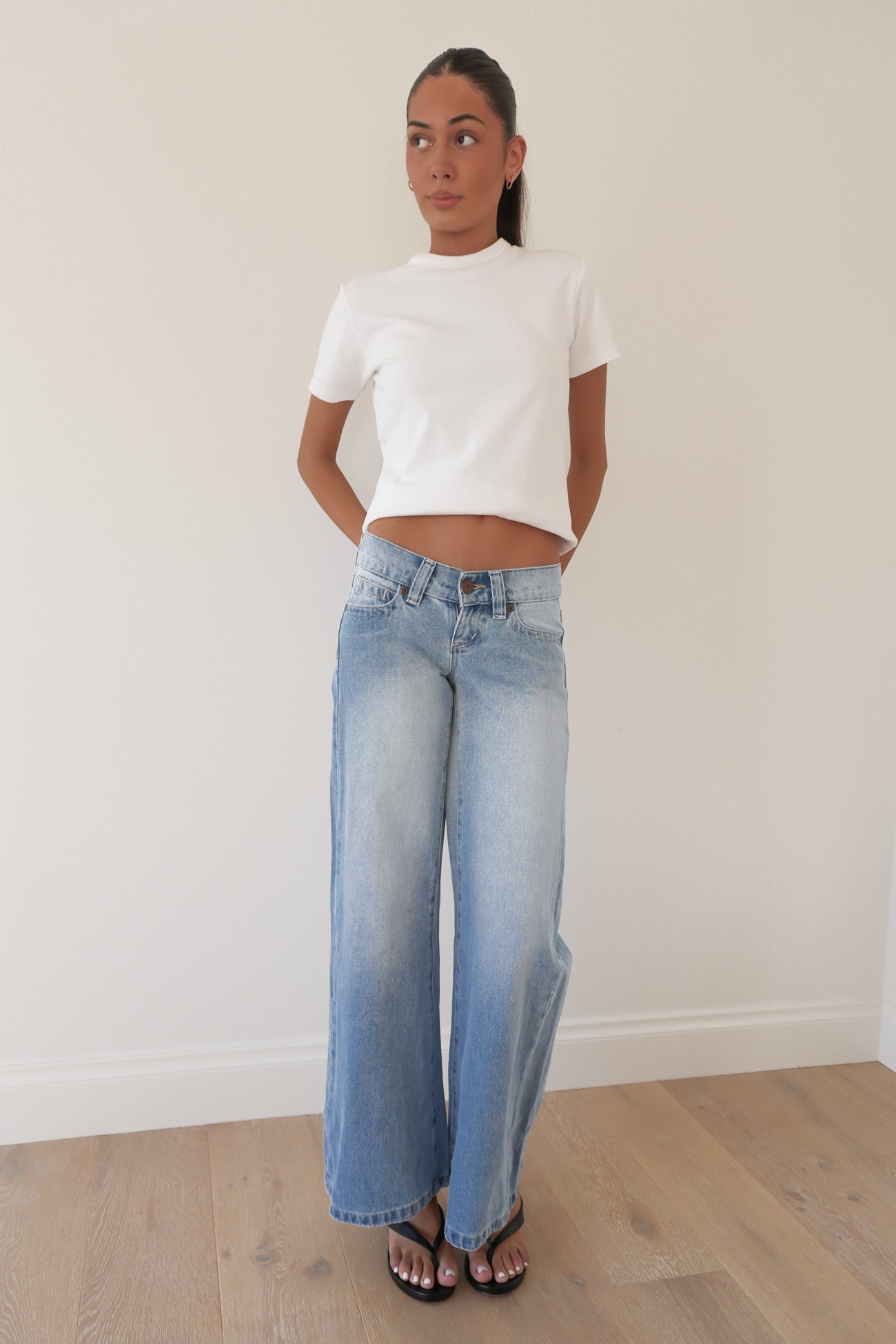 A 00 Super Low & Wide Jean Kaia Worn