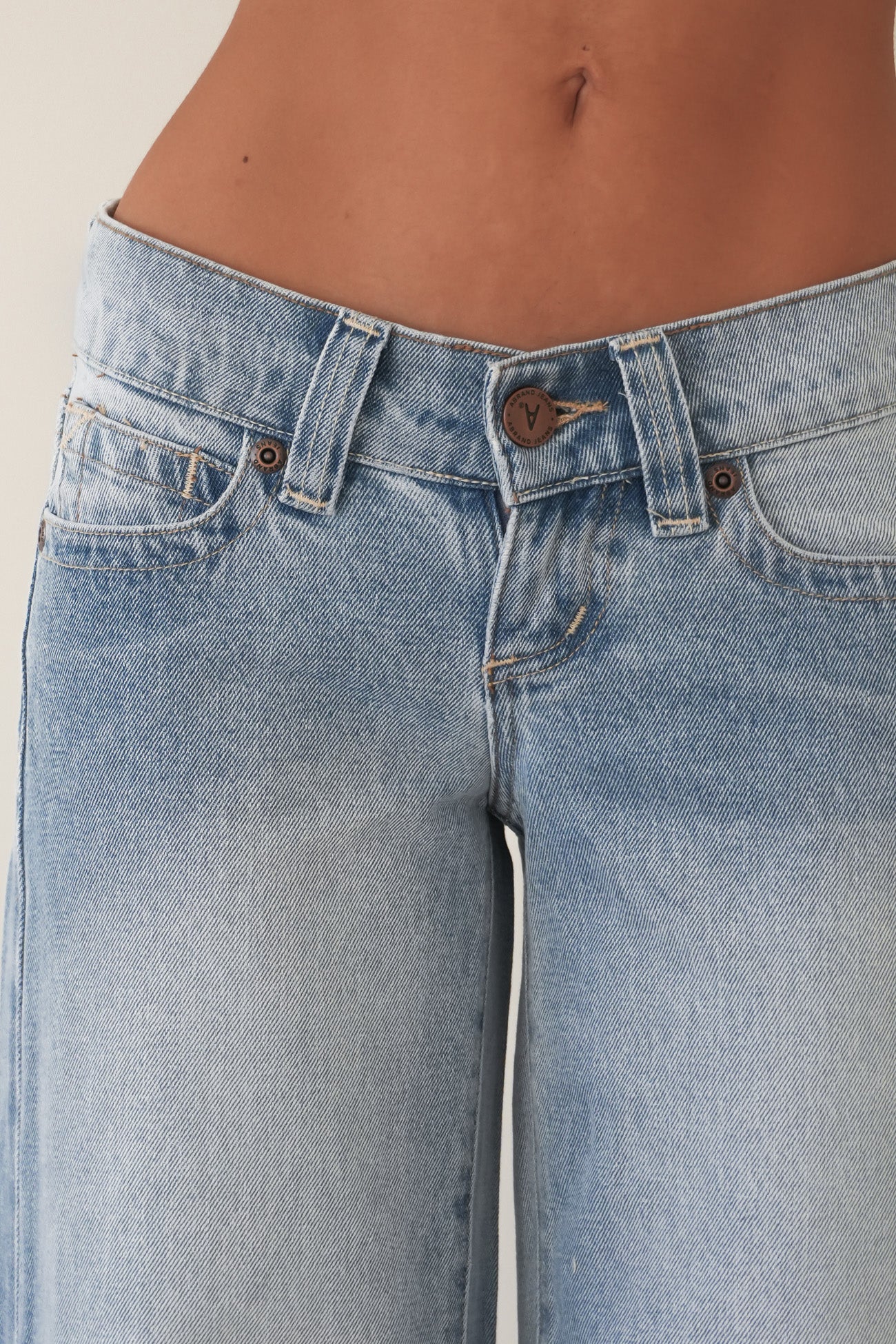 A 00 Super Low & Wide Jean Kaia Worn
