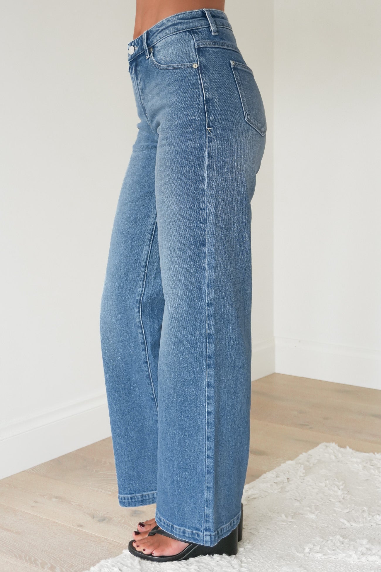 A 95 Mid & Wide Jean Maya