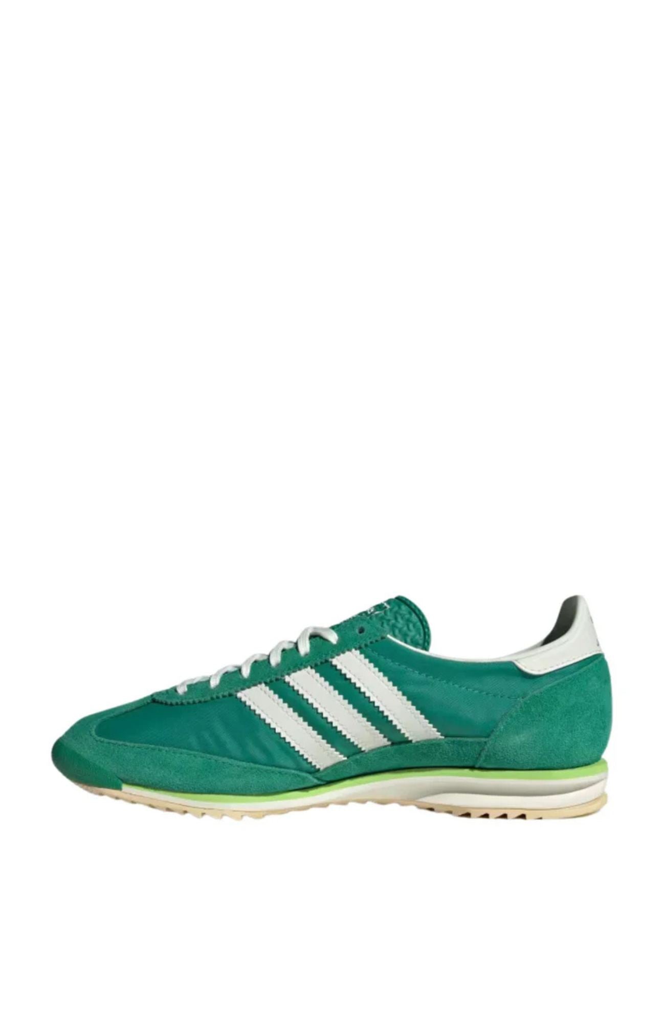 SL72 OG W Court Green Ivory Crystal Sand