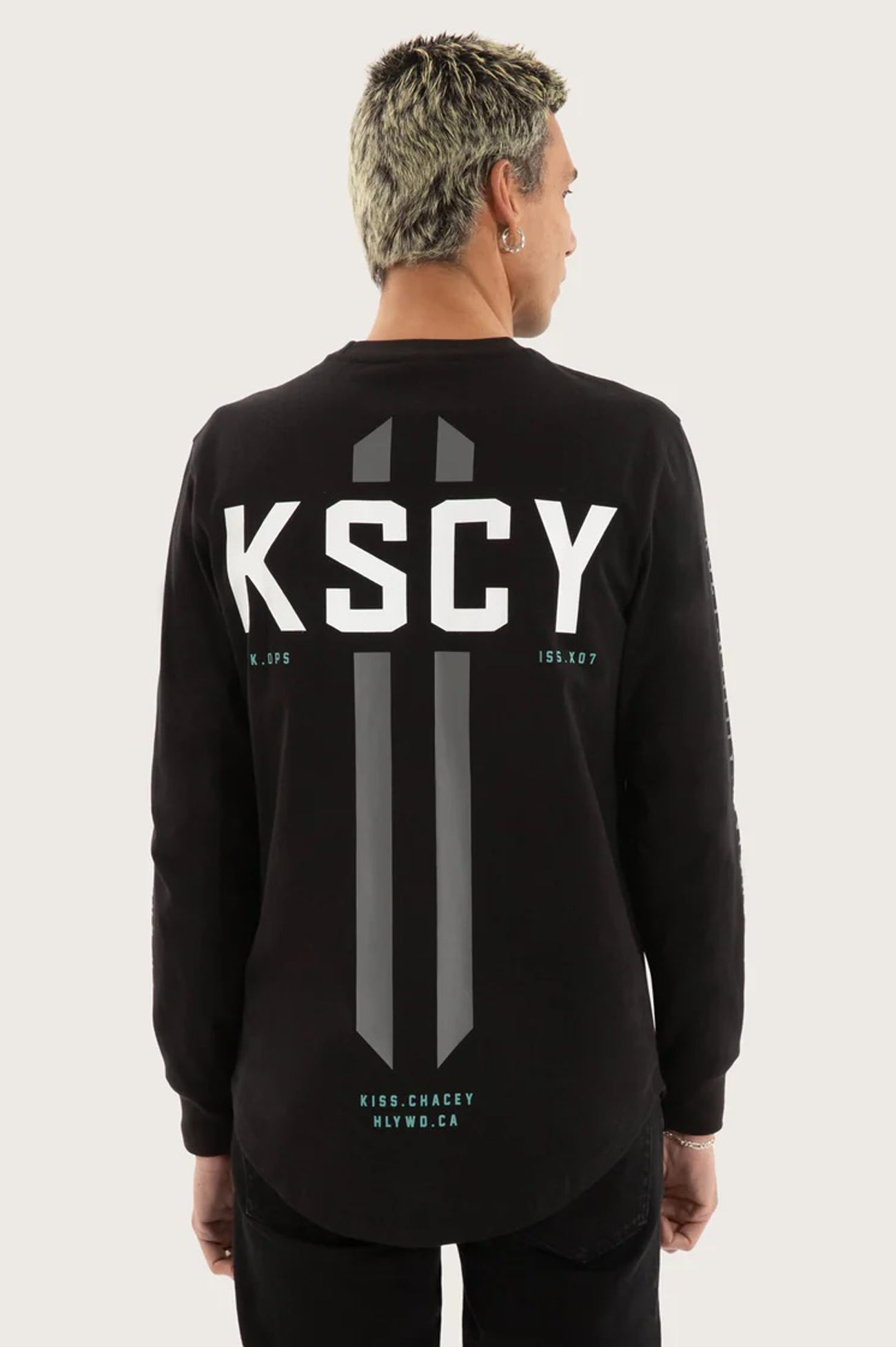 Arcade Dual Curved Long Sleeve Tee Black b1