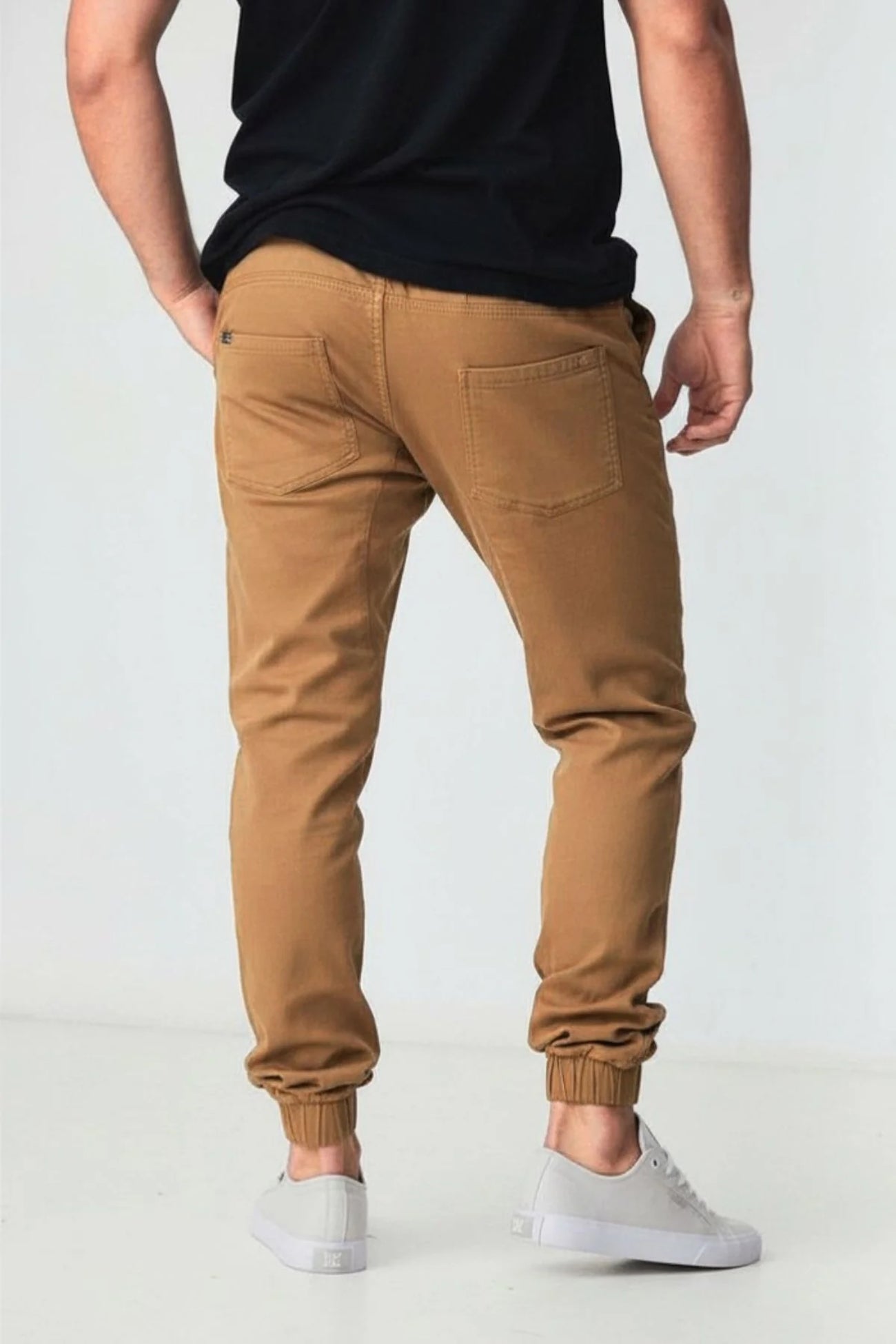 James Jogger Pant Tobacco