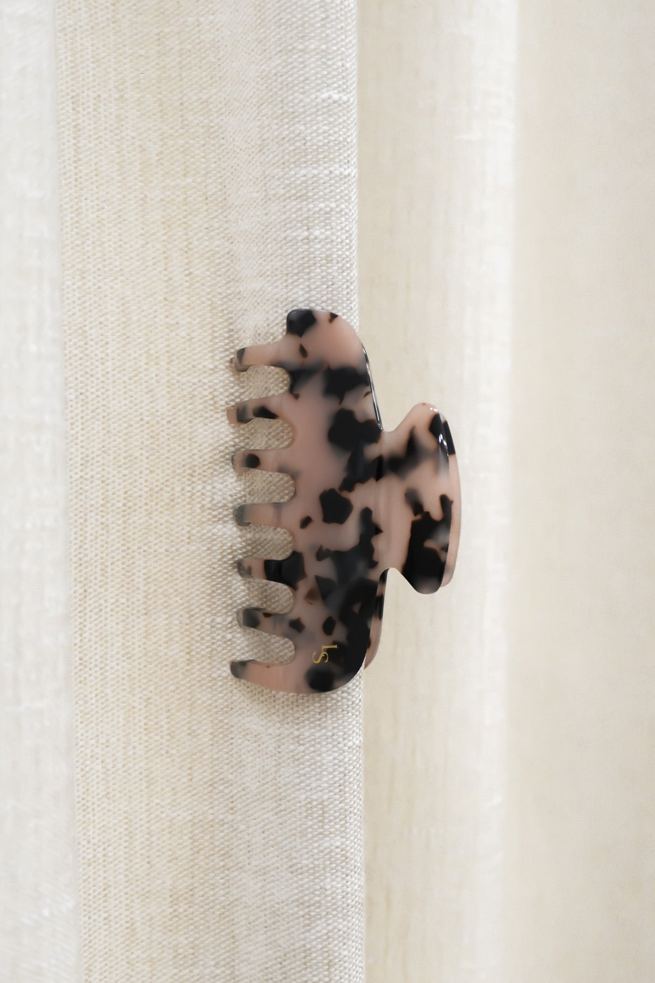 Cassidy Claw Clip Tortoise