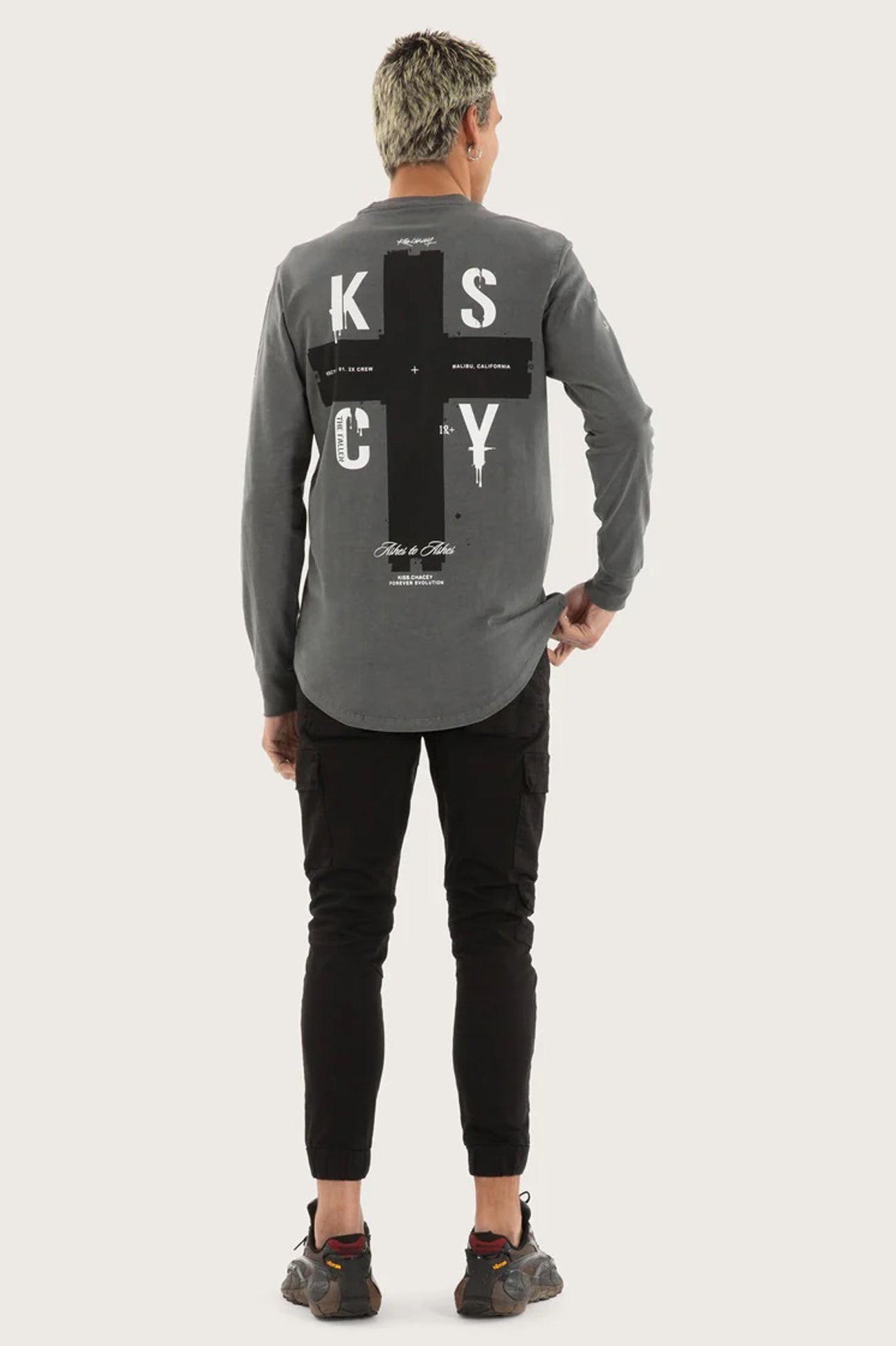 Cautious-Dual-Curved-Long-Sleeve-Tee-Pigment-Charcoal-b1jpg