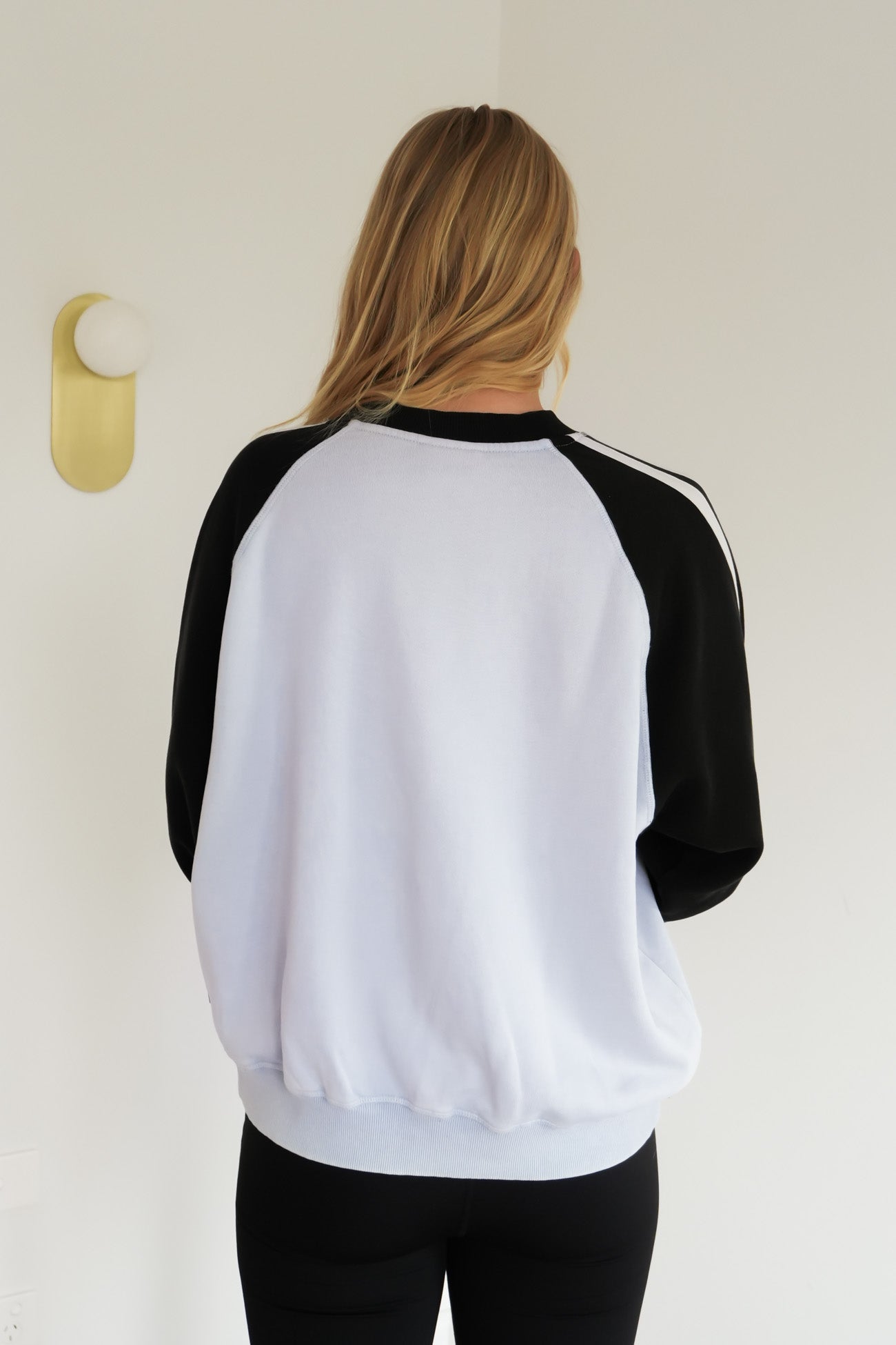 Contrast Club Raglan Crew Blue