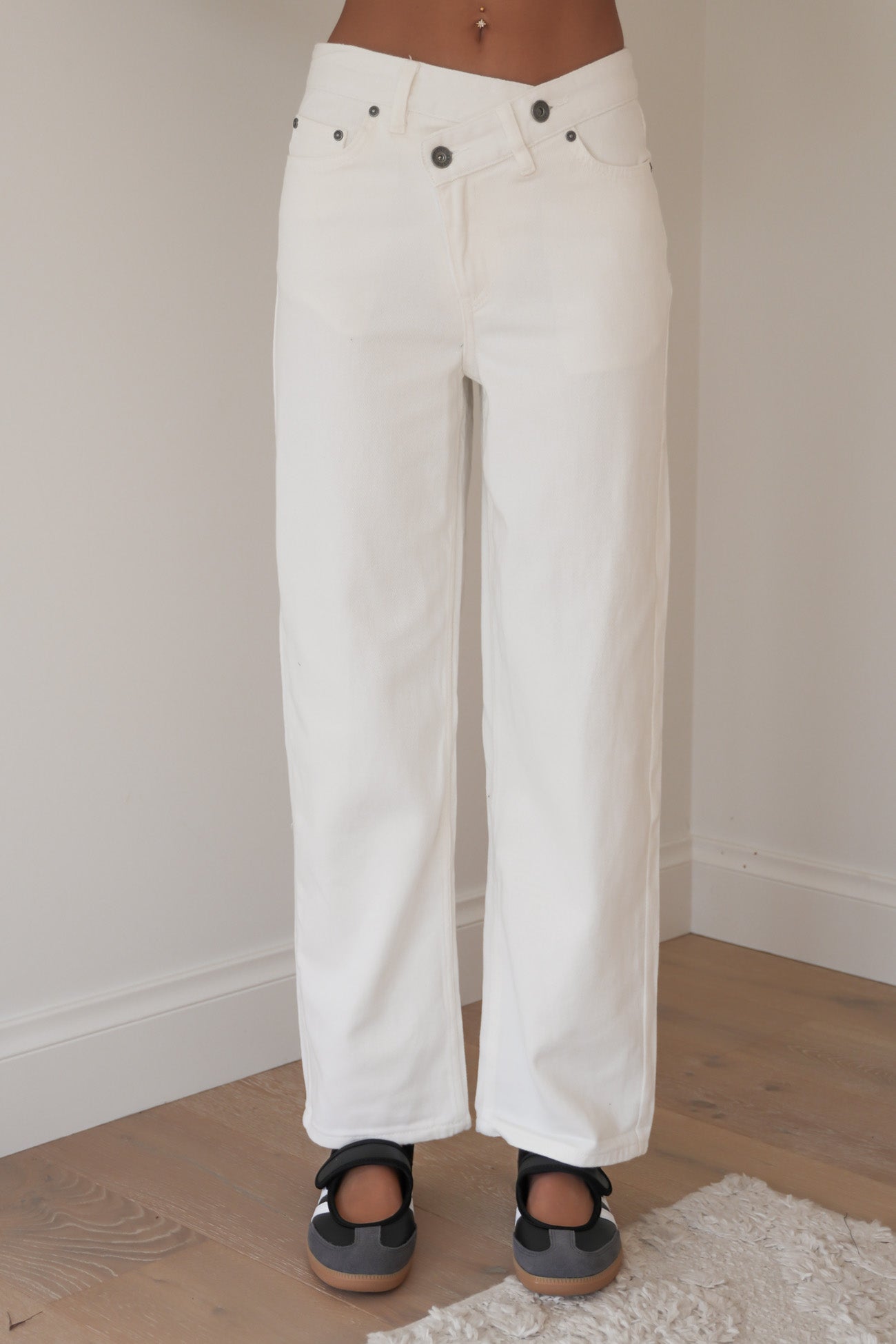 Darcy Wrap Around Baggy Jean White
