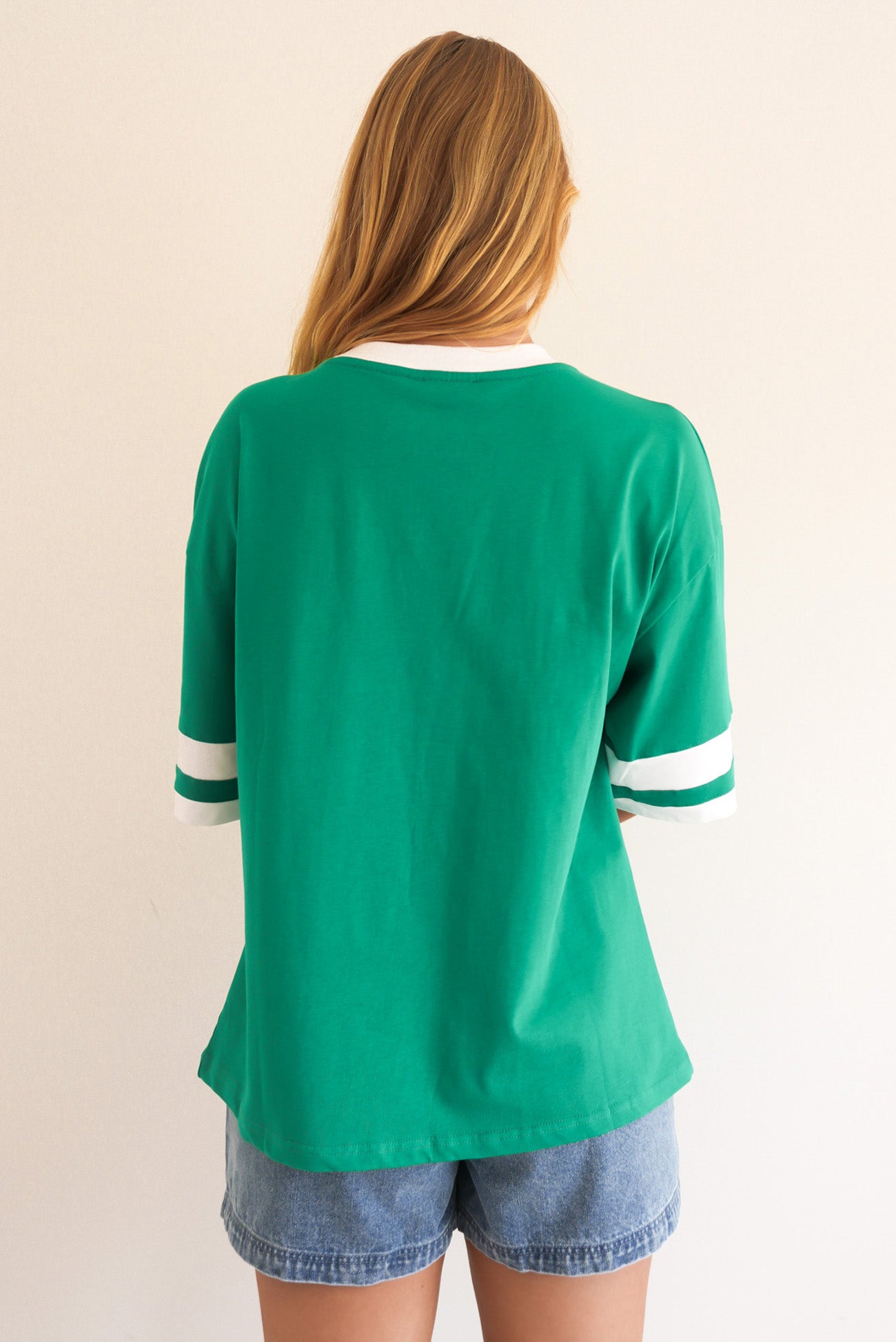 Della Tee Green White