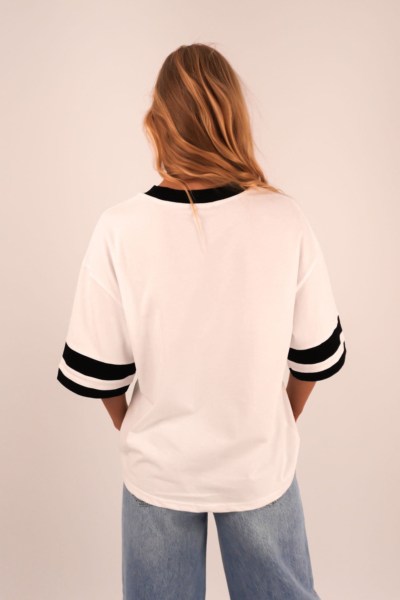 Della Tee White Black