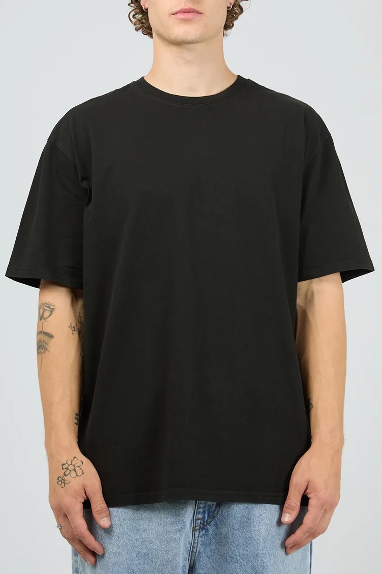 Essential Fit Tee Vintage Black