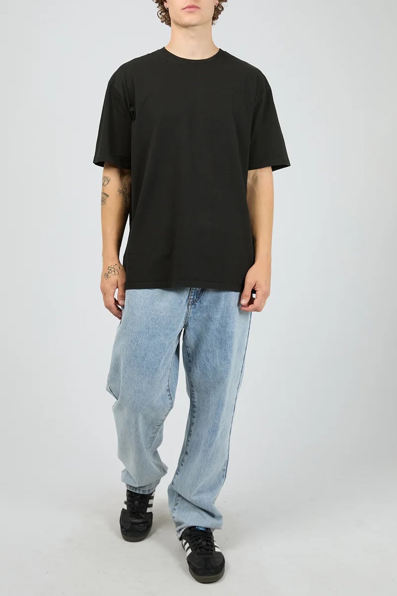 Essential Fit Tee Vintage Black