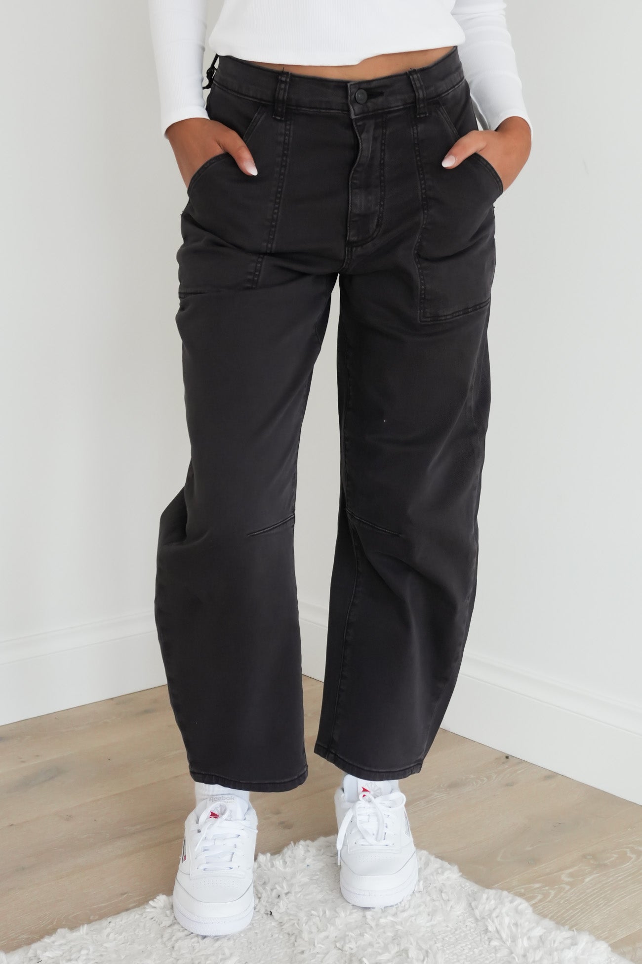 Gigi Barrel Jean Trade Washed Black