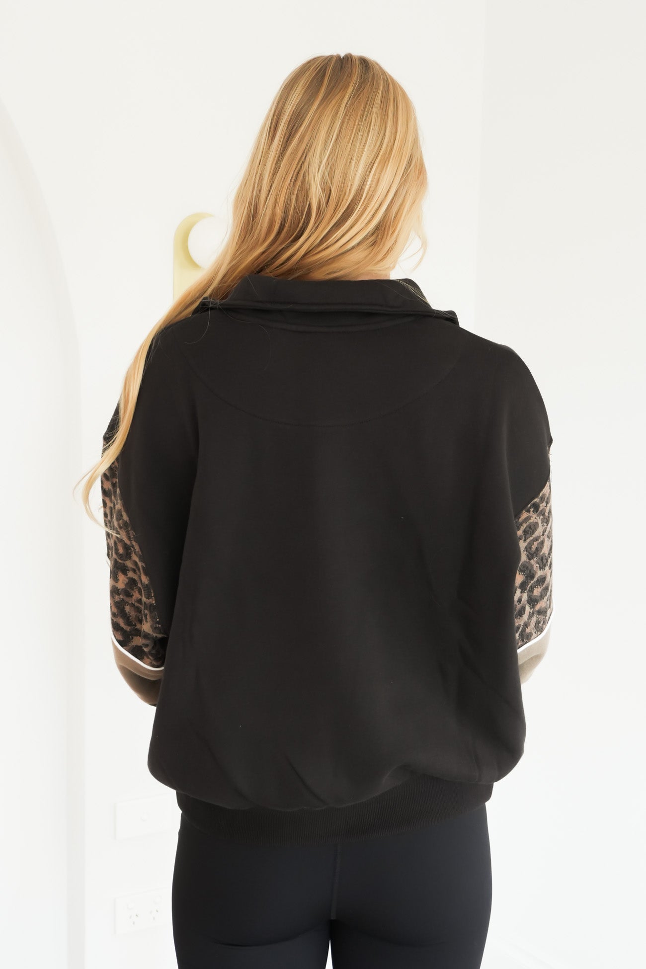 Into The Wild 1/4 Zip Black