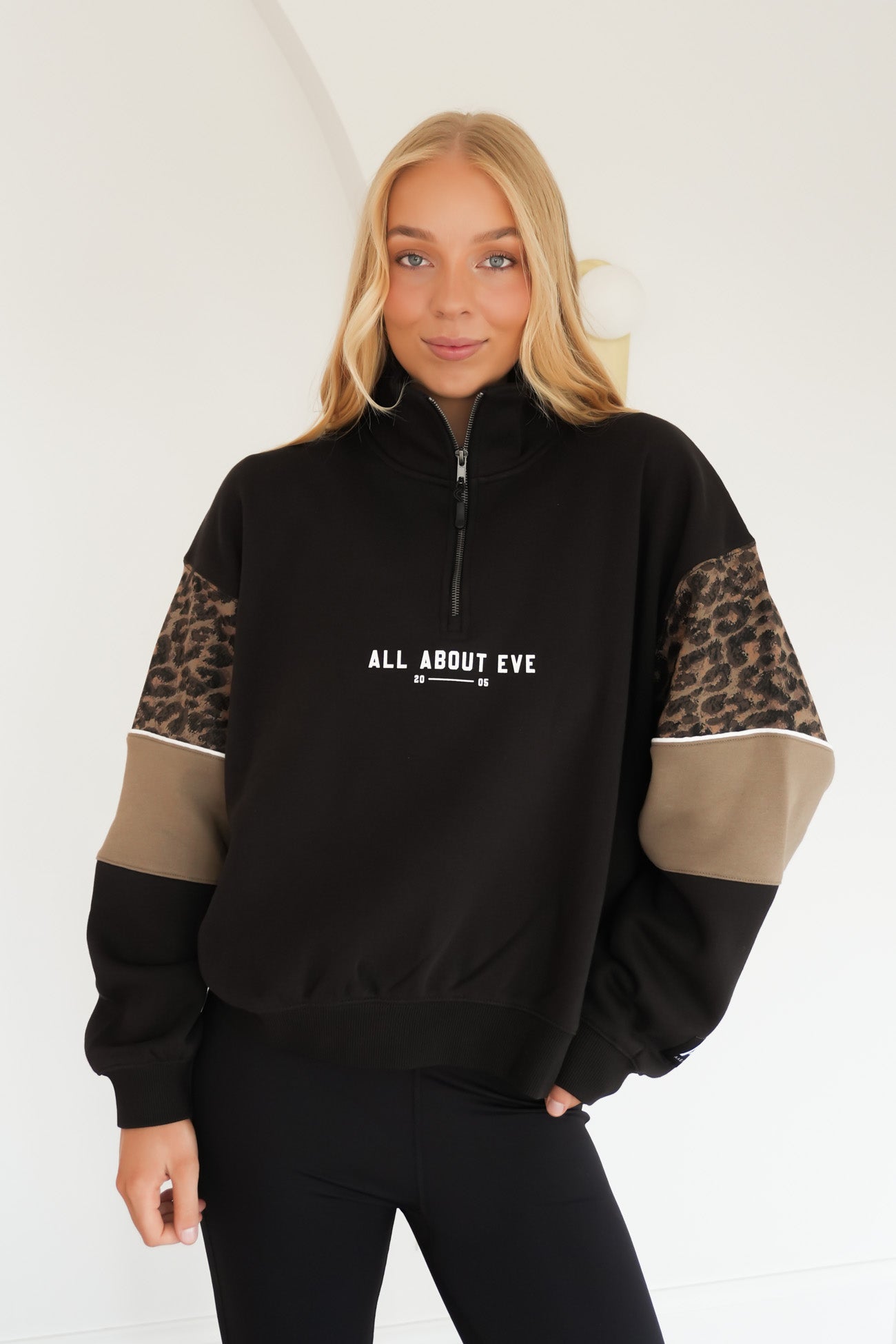 Into The Wild 1/4 Zip Black