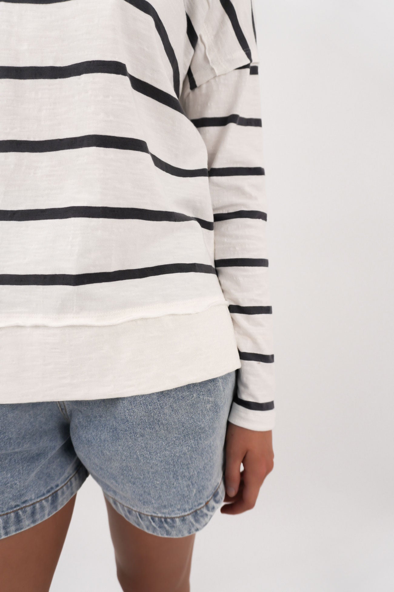Jayne Stripe Throw On Top White Charcoal