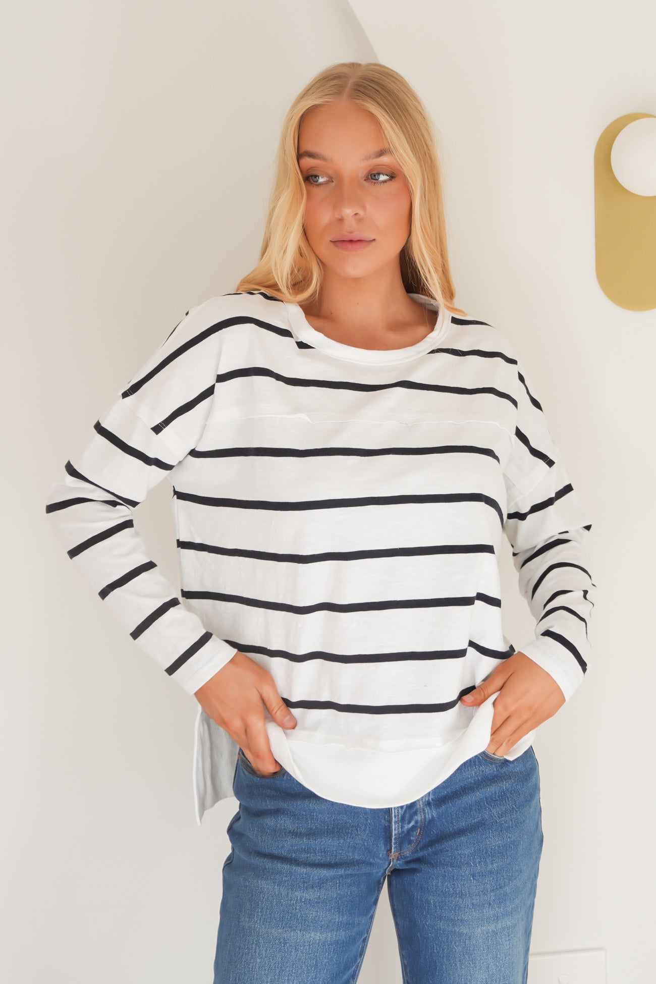 Jayne Stripe Throw On Top White Dark Sapphire