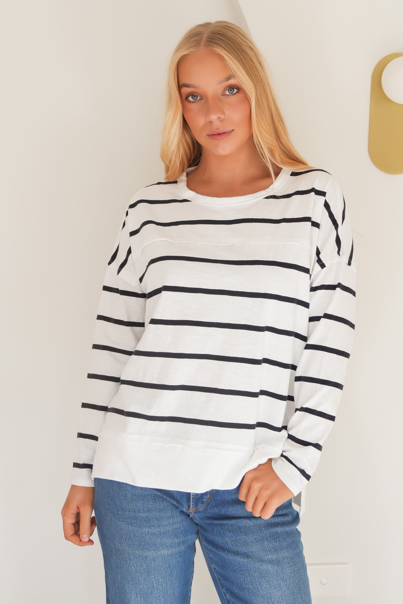 Jayne Stripe Throw On Top White Dark Sapphire