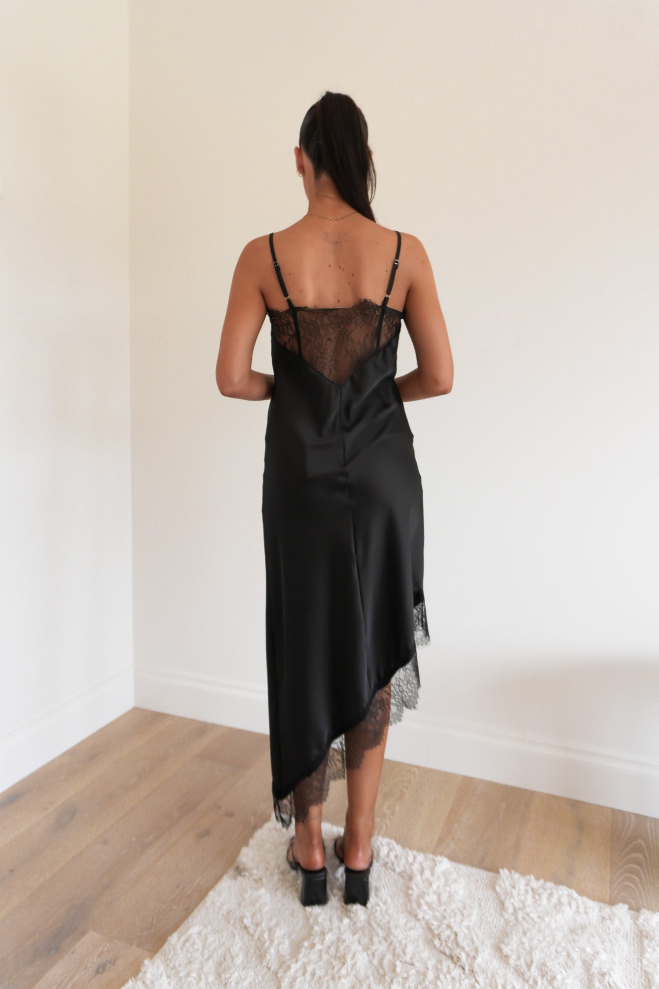 Jenna Lace Midi Dress Black