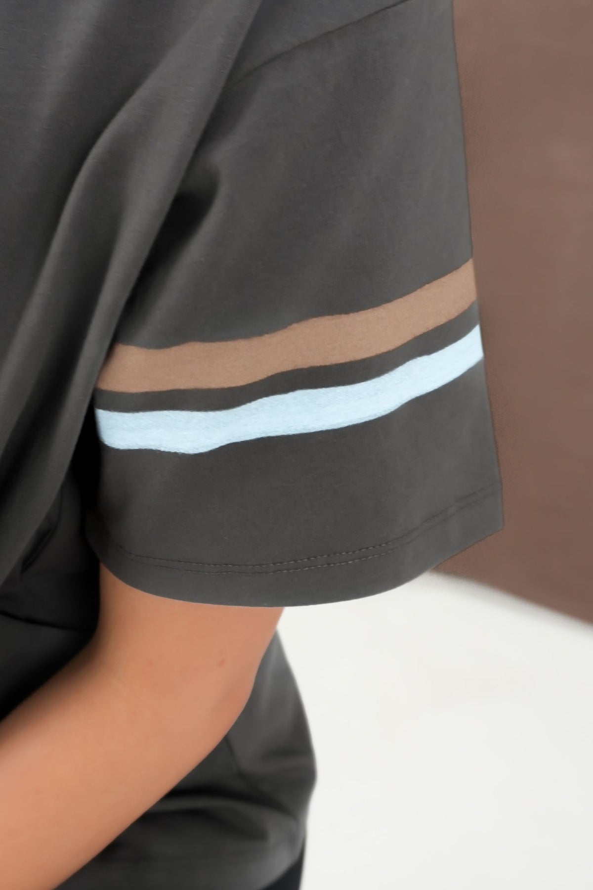 Kade-Tee-Charcoal-c