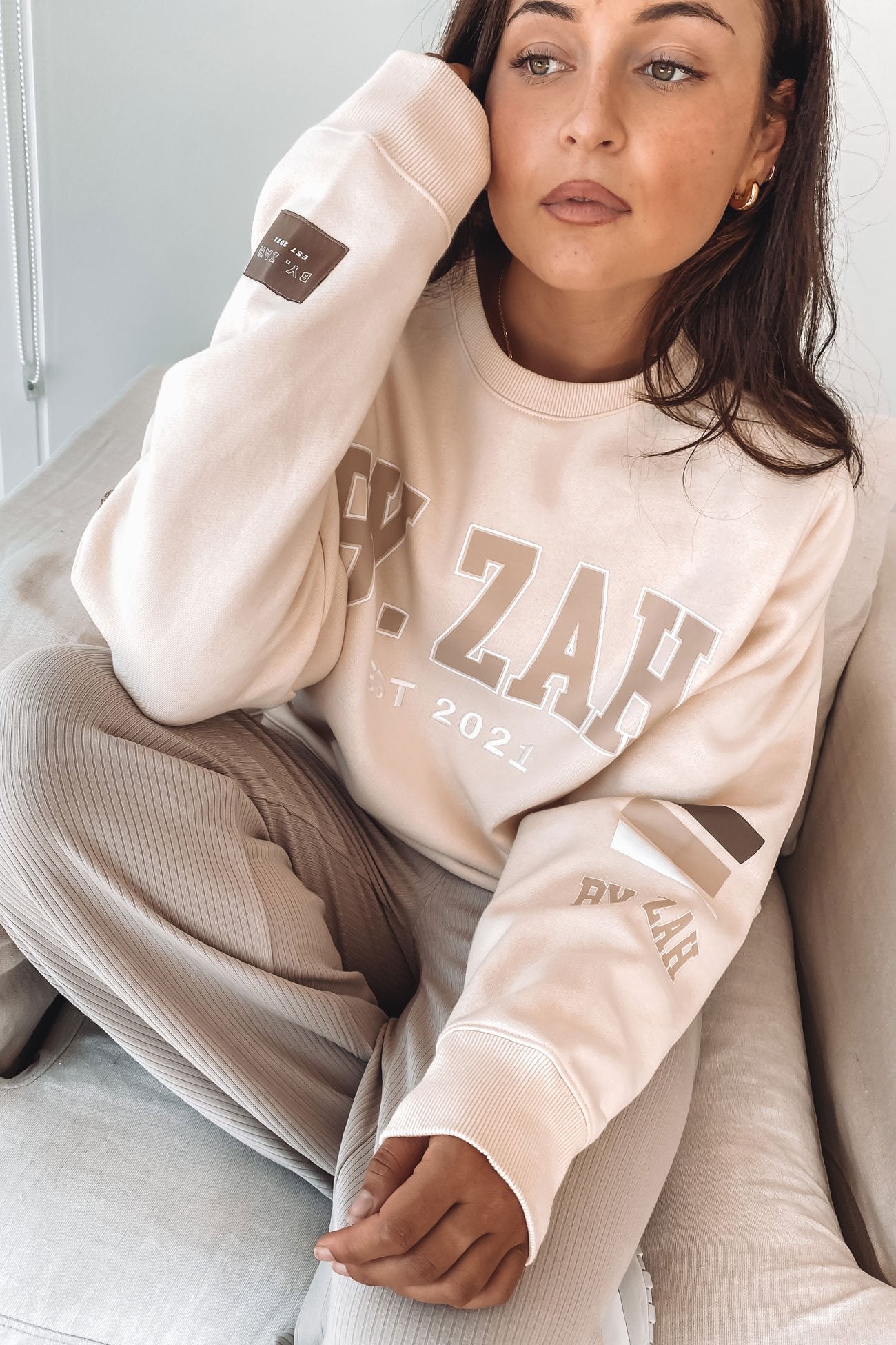 Kendall Oversized Logo Crew Beige
