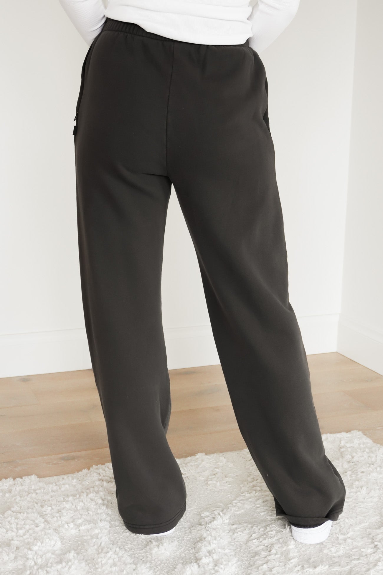 Limitless Track Pant Washed Black