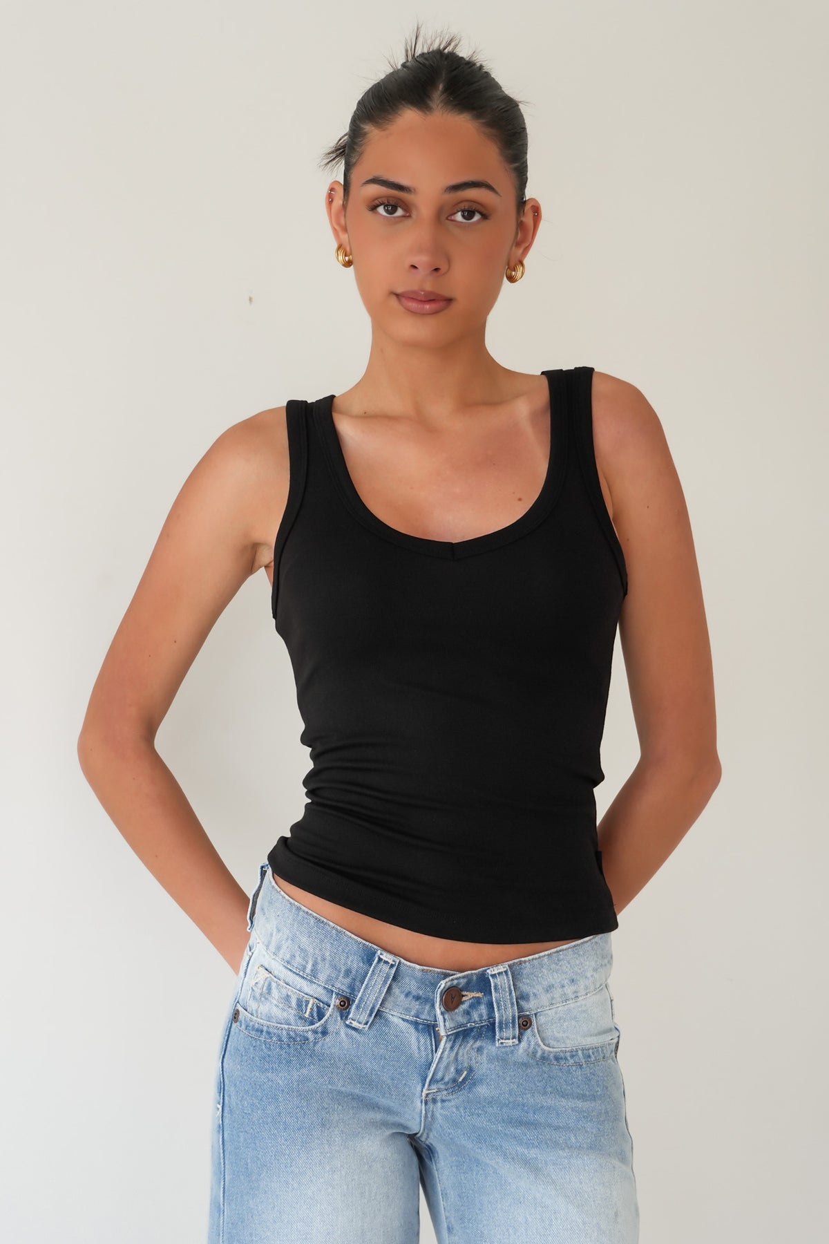 Luxe Rib Vee Tank Black