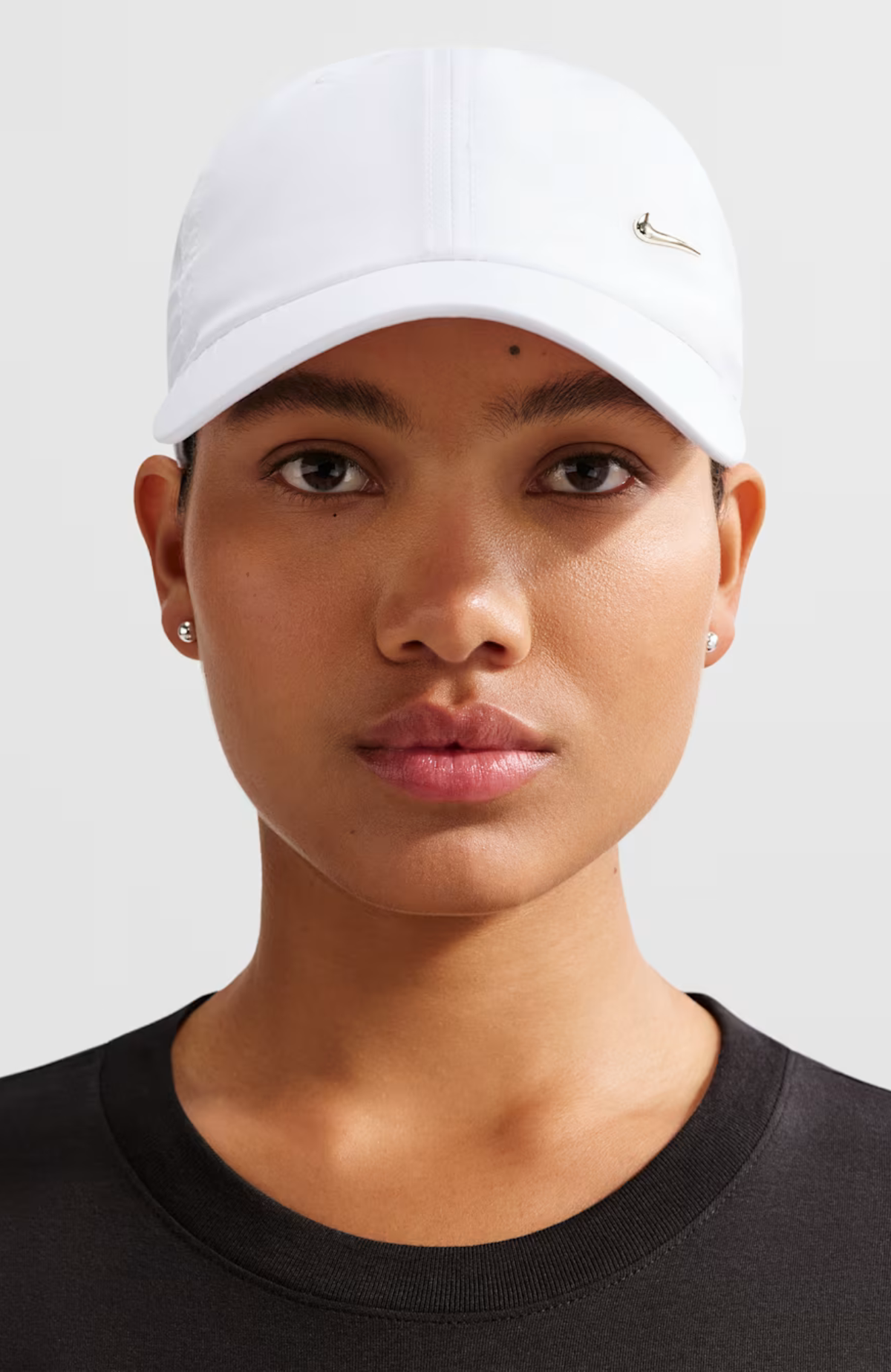 Nike Dri-FIT Club Unstructured Metal Swoosh Cap White Metallic Gold