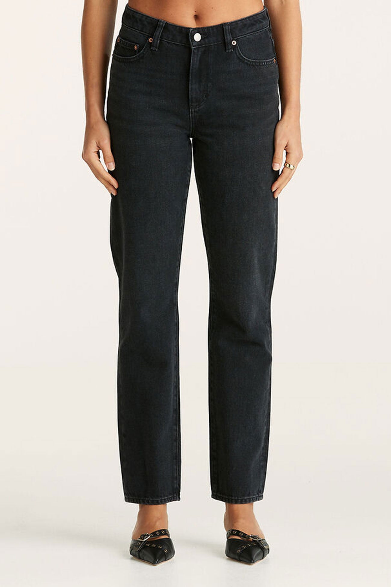 Mid Slim Straight Jean Black Drift