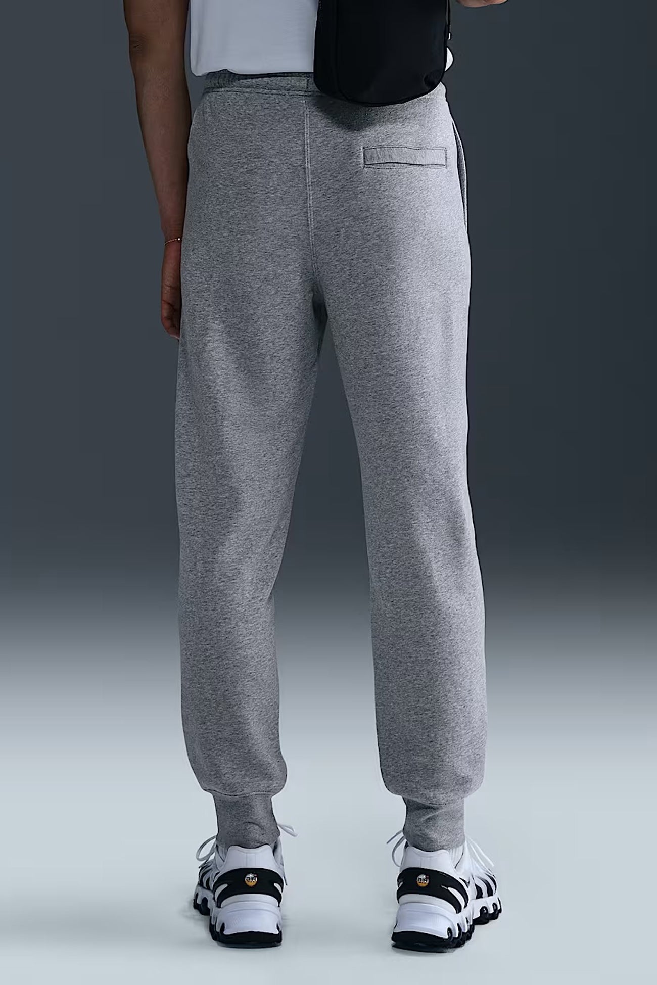 Nike-Club-BB-Jogger-Dark-Grey-Heather-Light-Smoke-Grey-White-bjpg