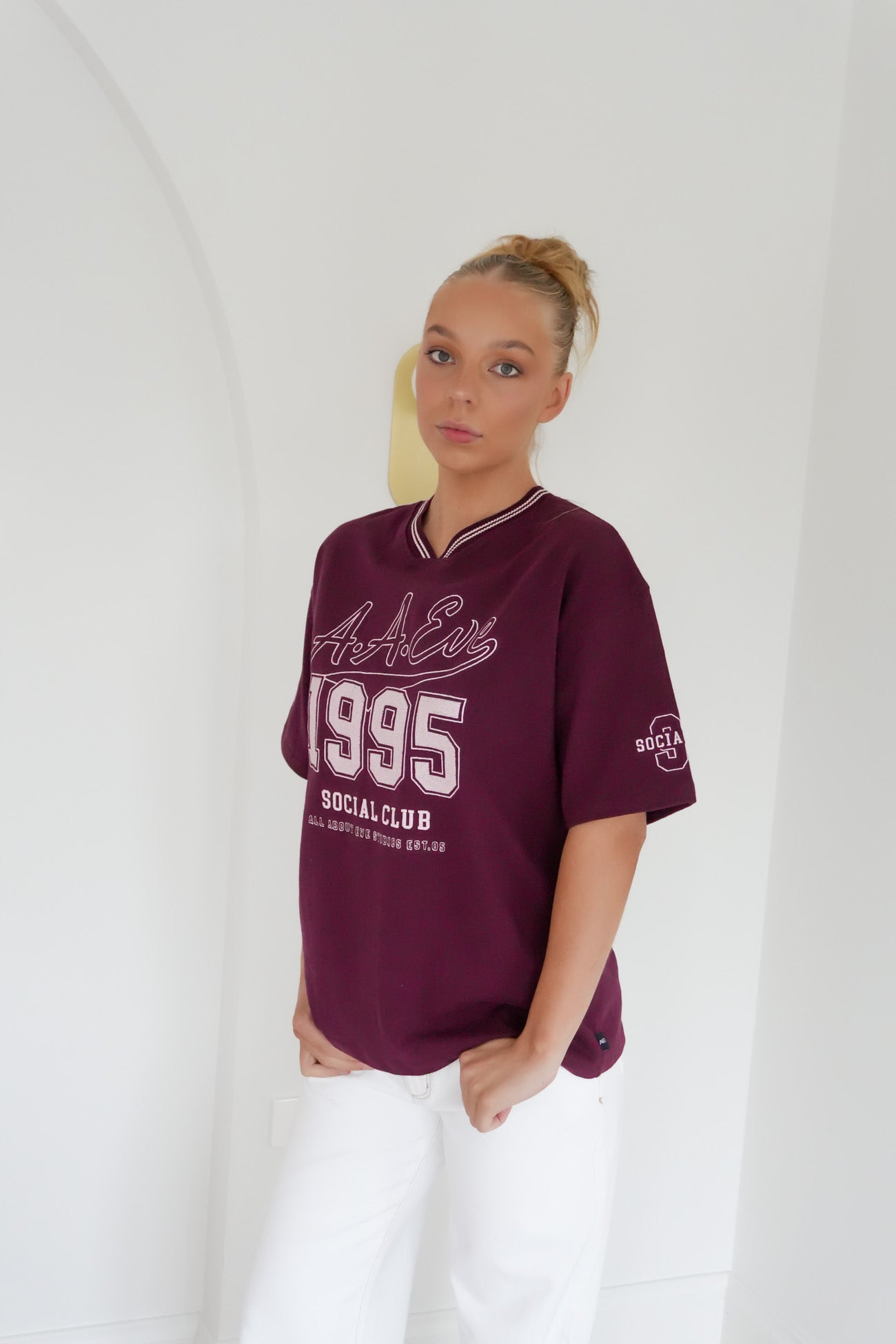 Ninety Five V-Neck Tee Wine