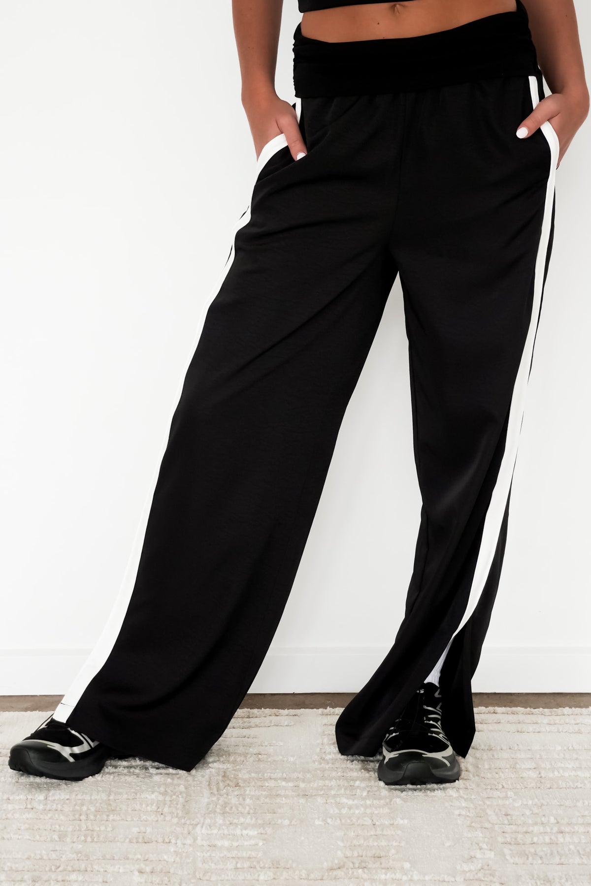 Solana Trackpant Black