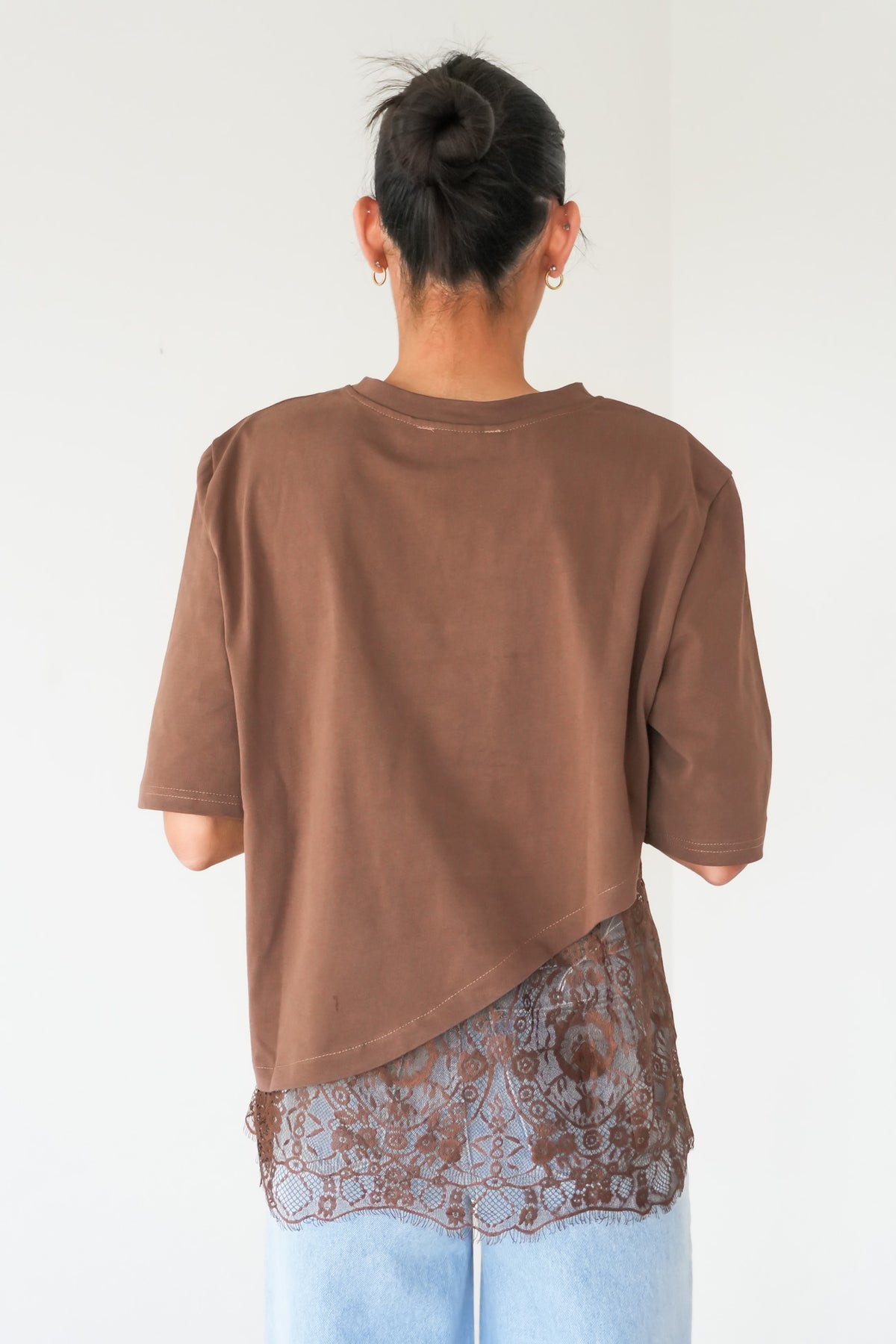 Tommi Lace Tee Chocolate