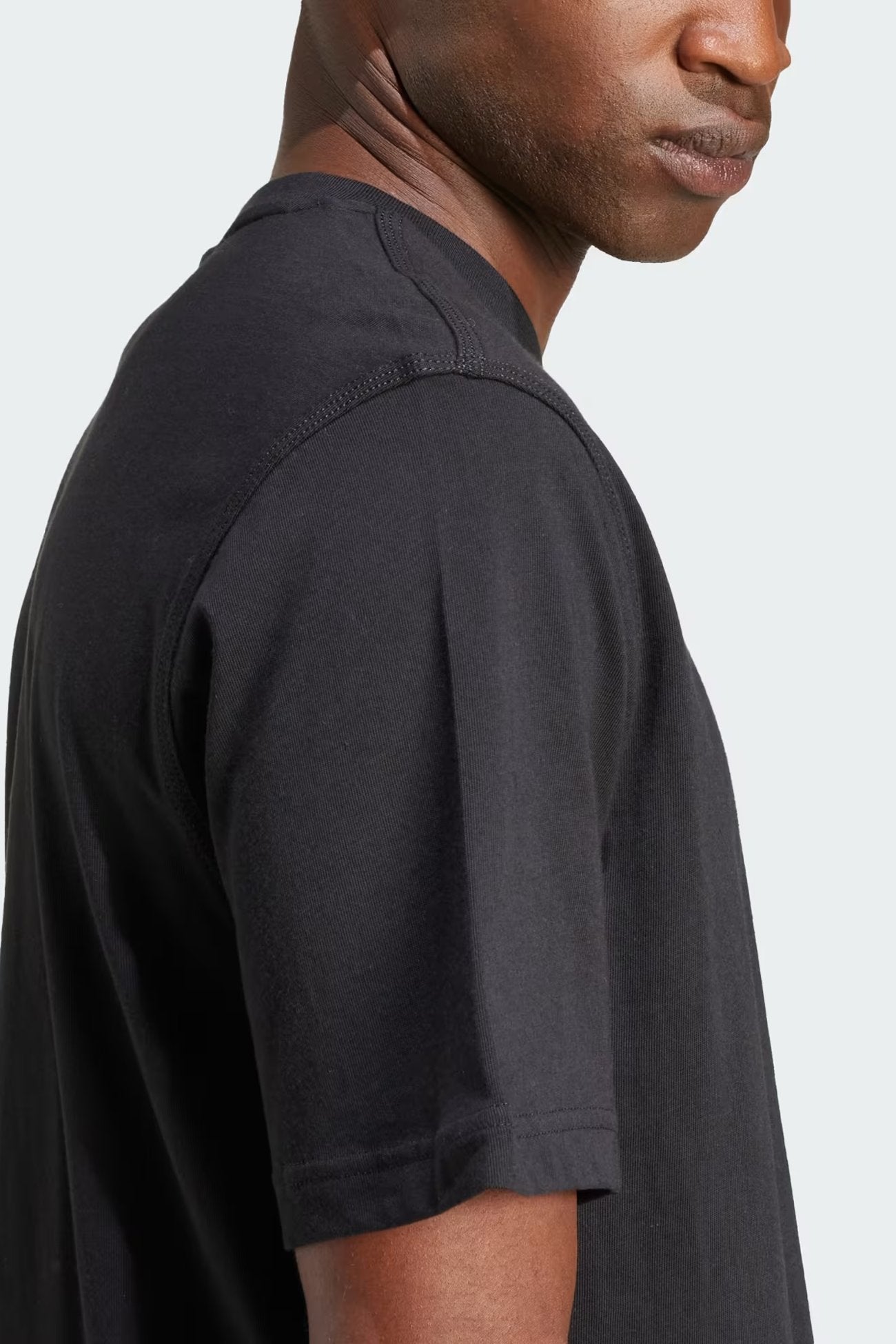 Trefoil Essential Tee Black