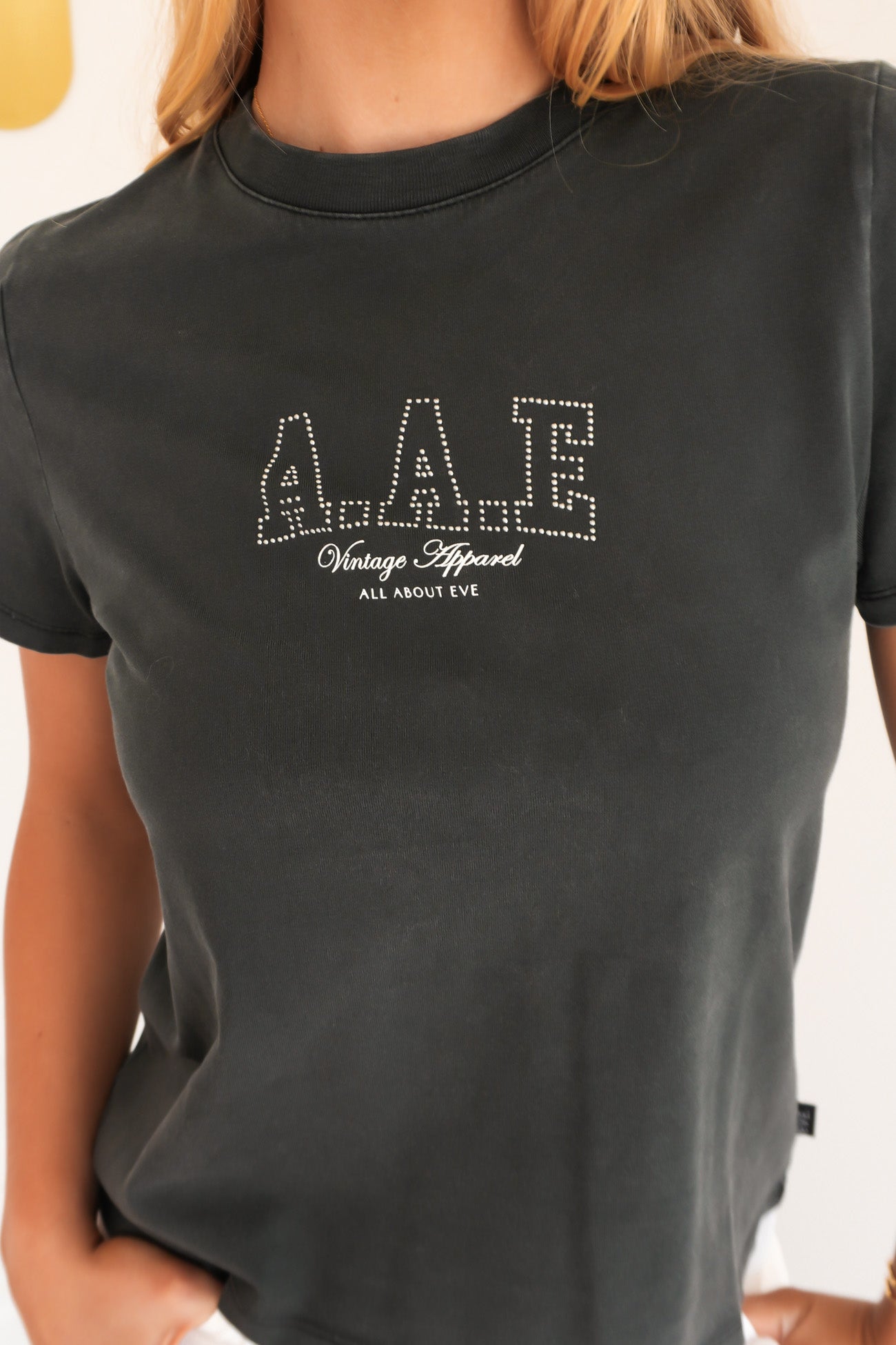 Vintage Studded Tee Washed Black