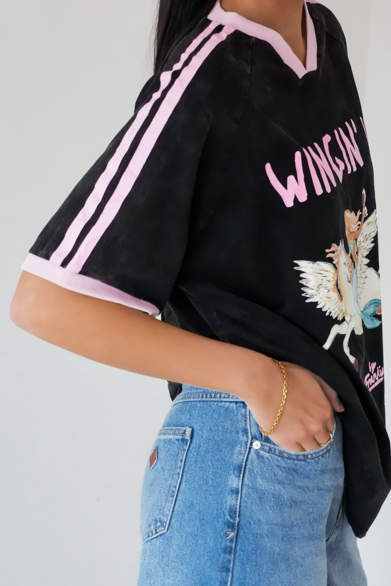 Wingin' It Tee Black Acid