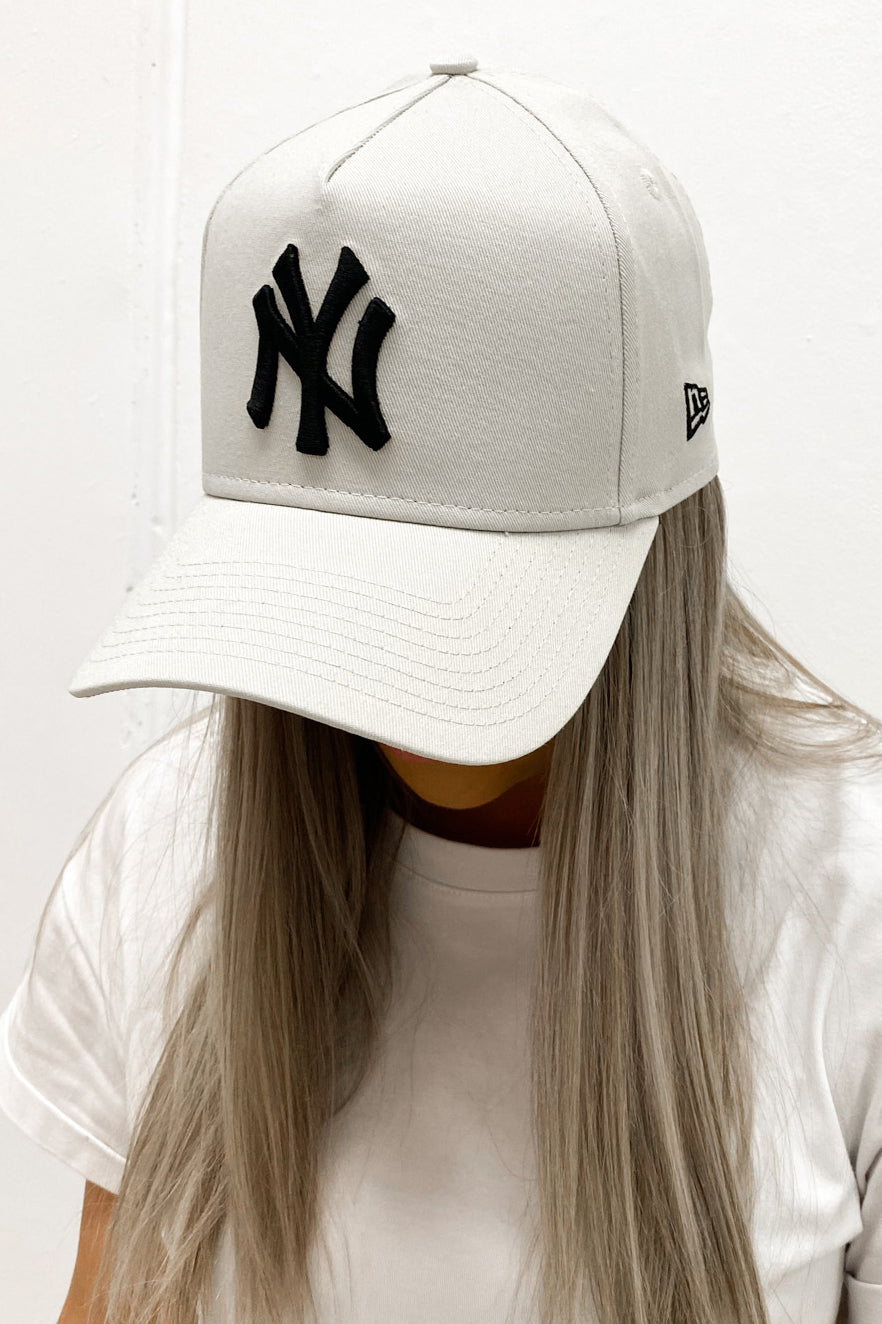 New York Yankees 9FORTY A-Frame Snapback Stone