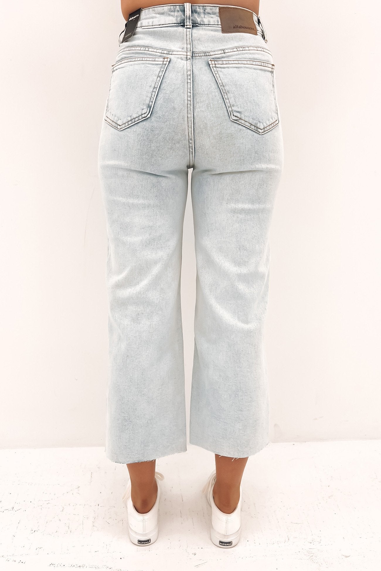 Charlie High Rise Wide Leg Jean Bleach