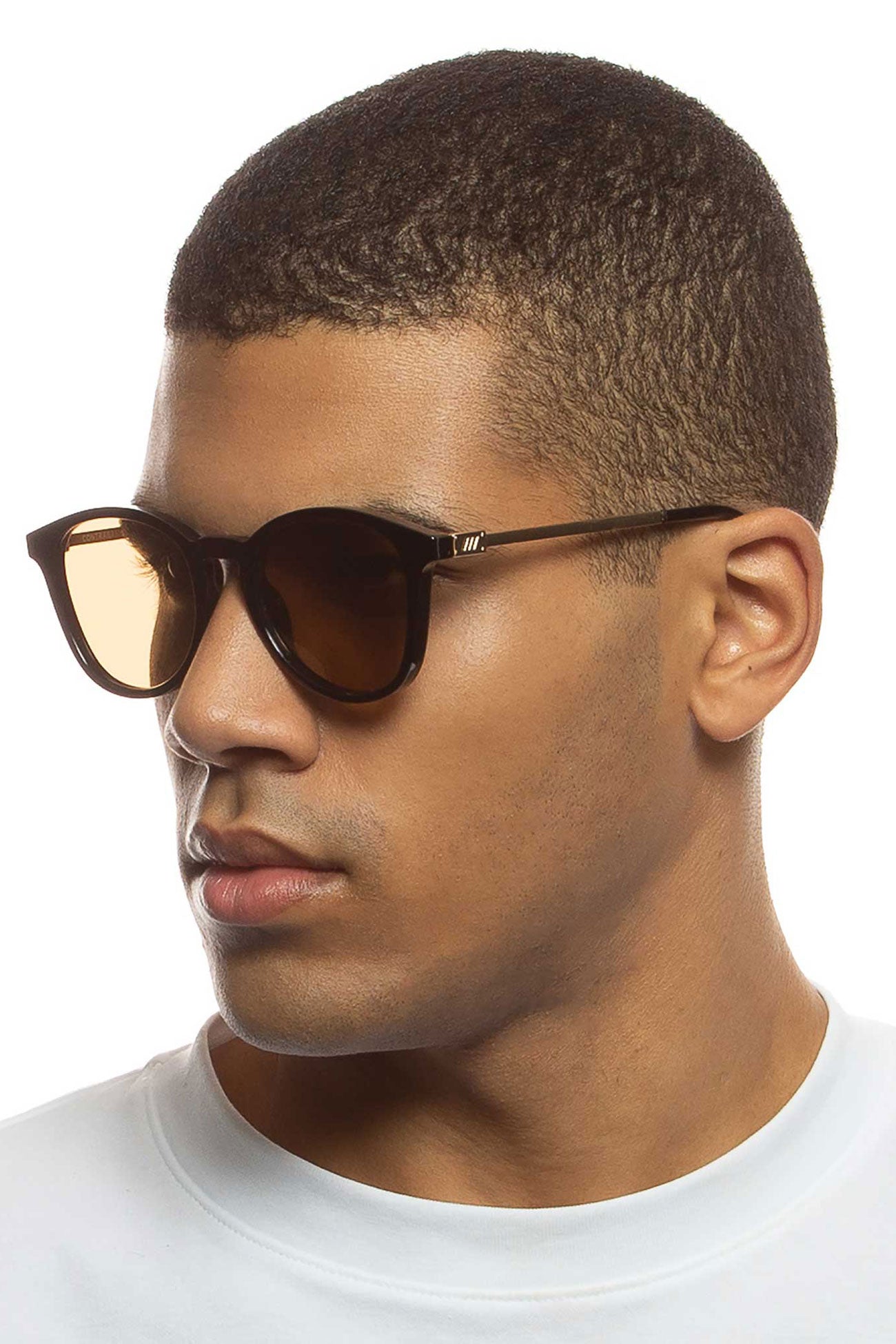 Contraband // Shiny Black