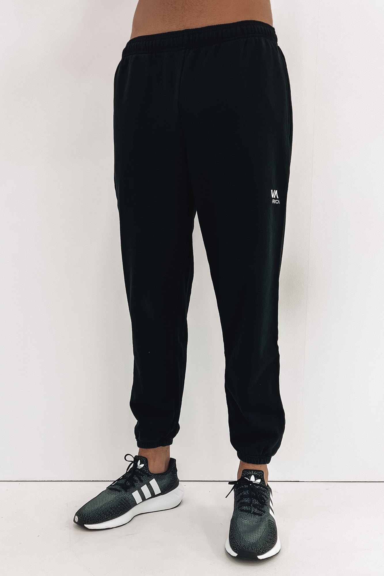 Essential Sweatpant Black