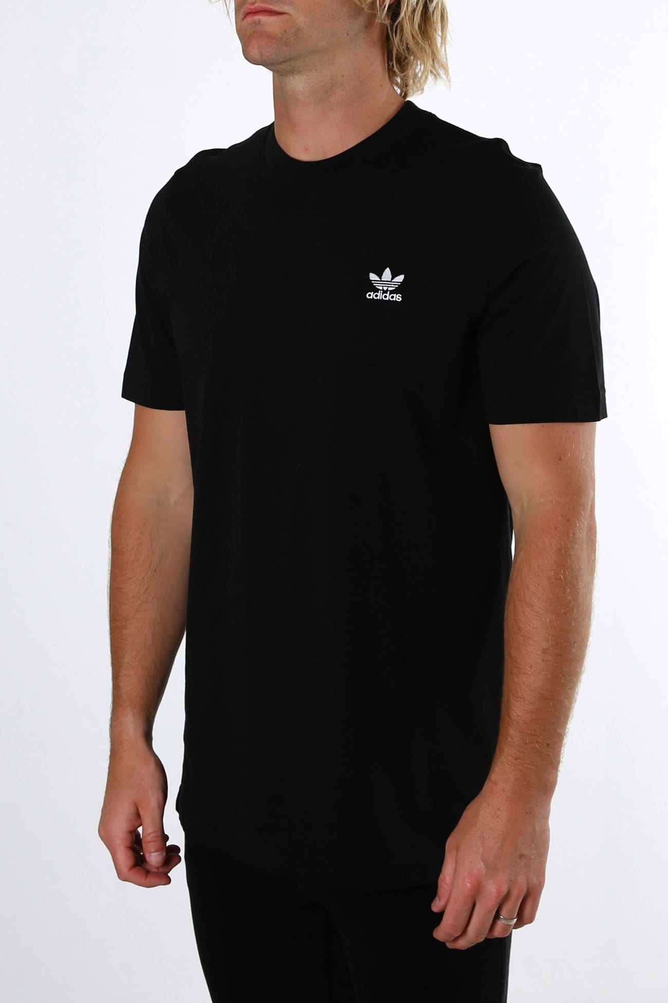 Essential Tee Black