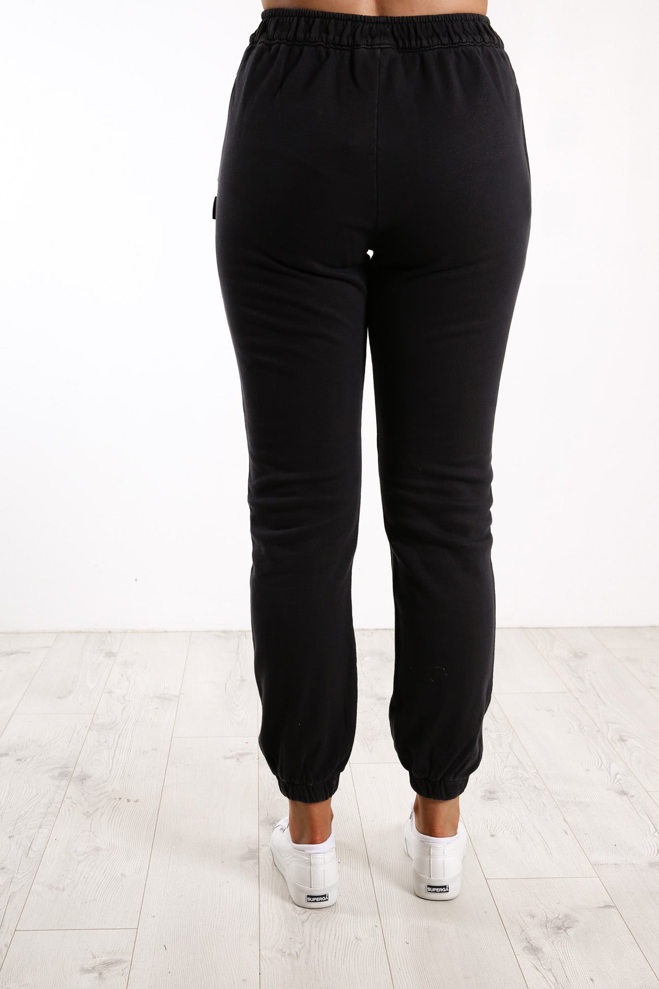 Essentials Trackpant Black