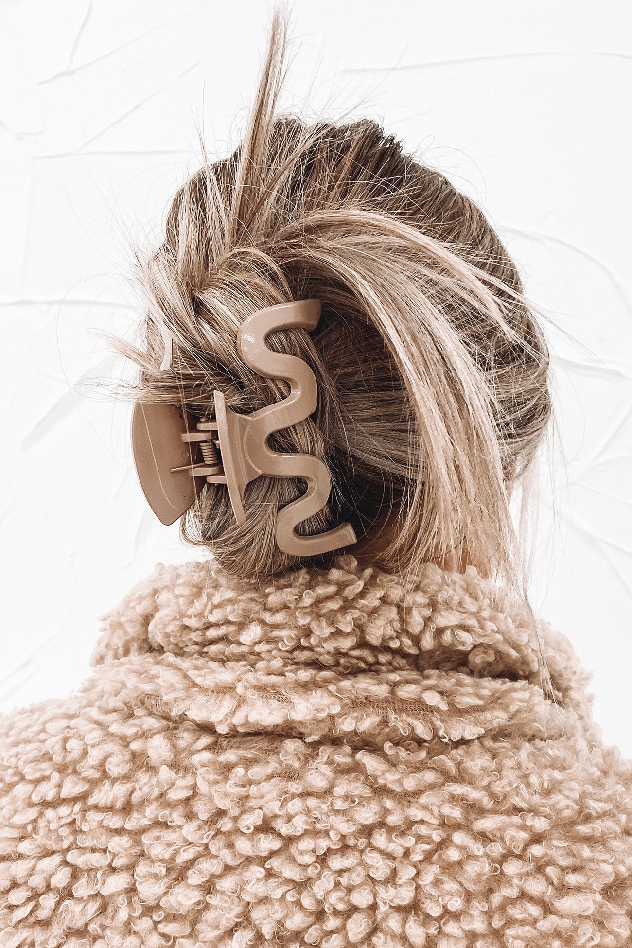 Cora Claw Clip Tan