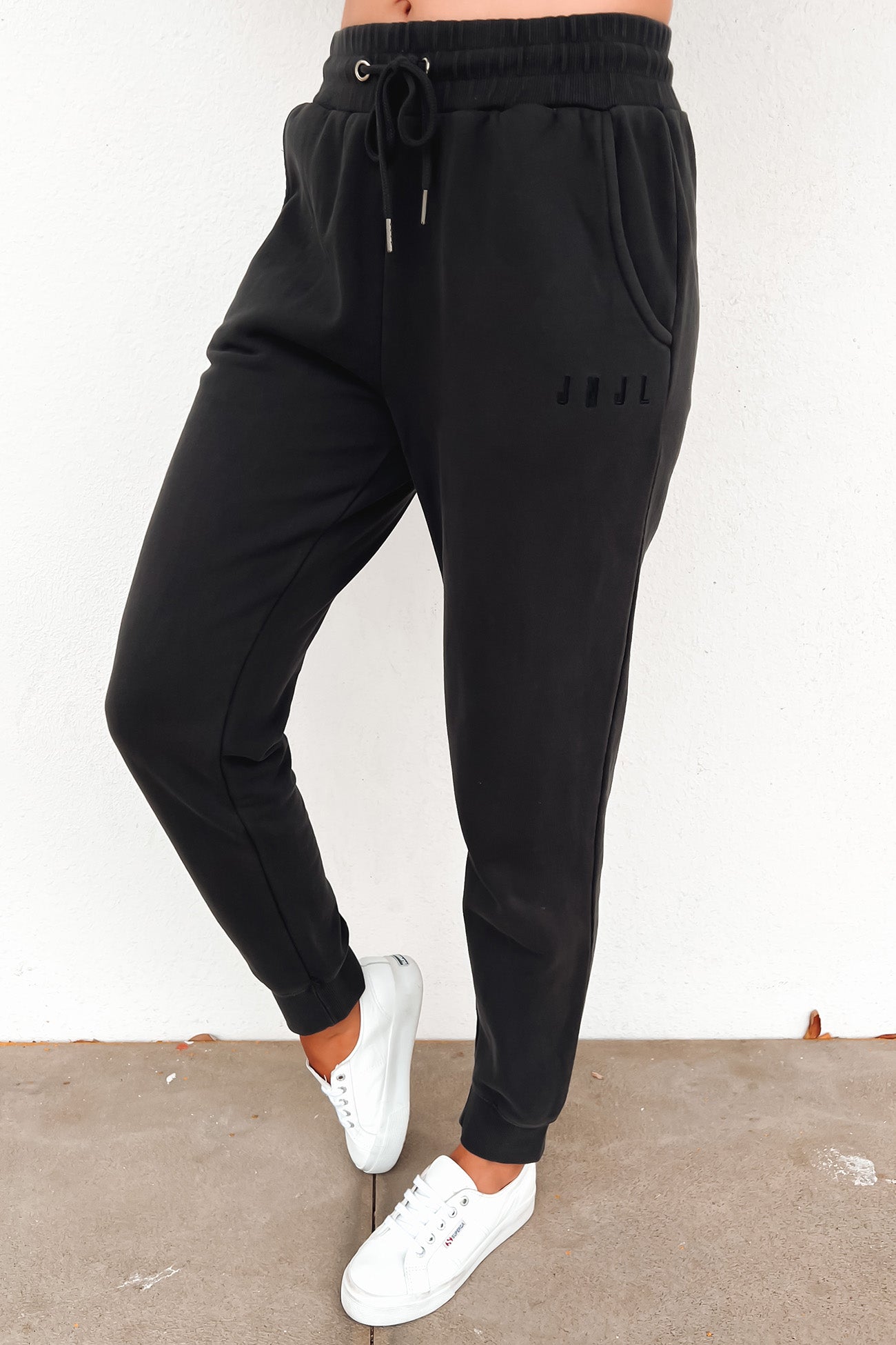JNJL Essential Track Pant Washed Black