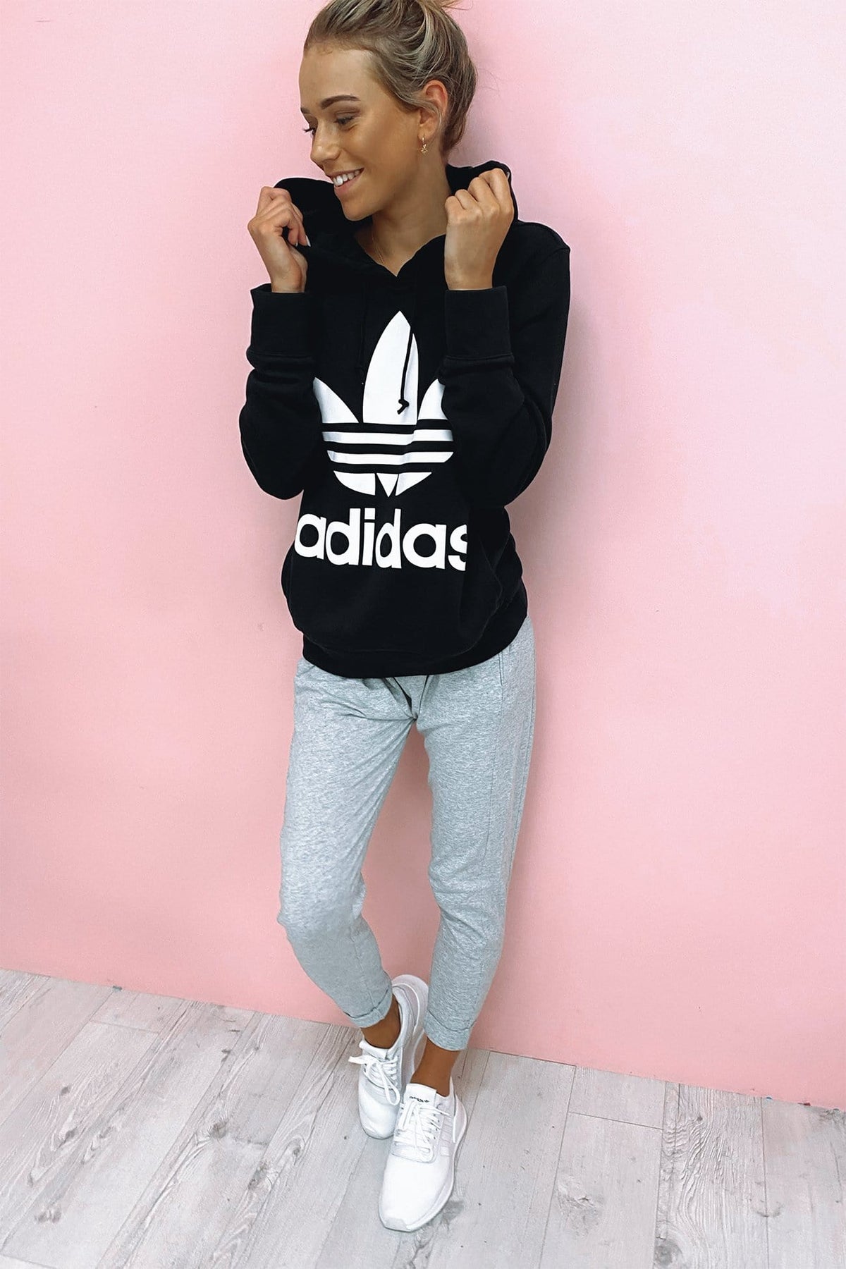 Trefoil Hoodie Black