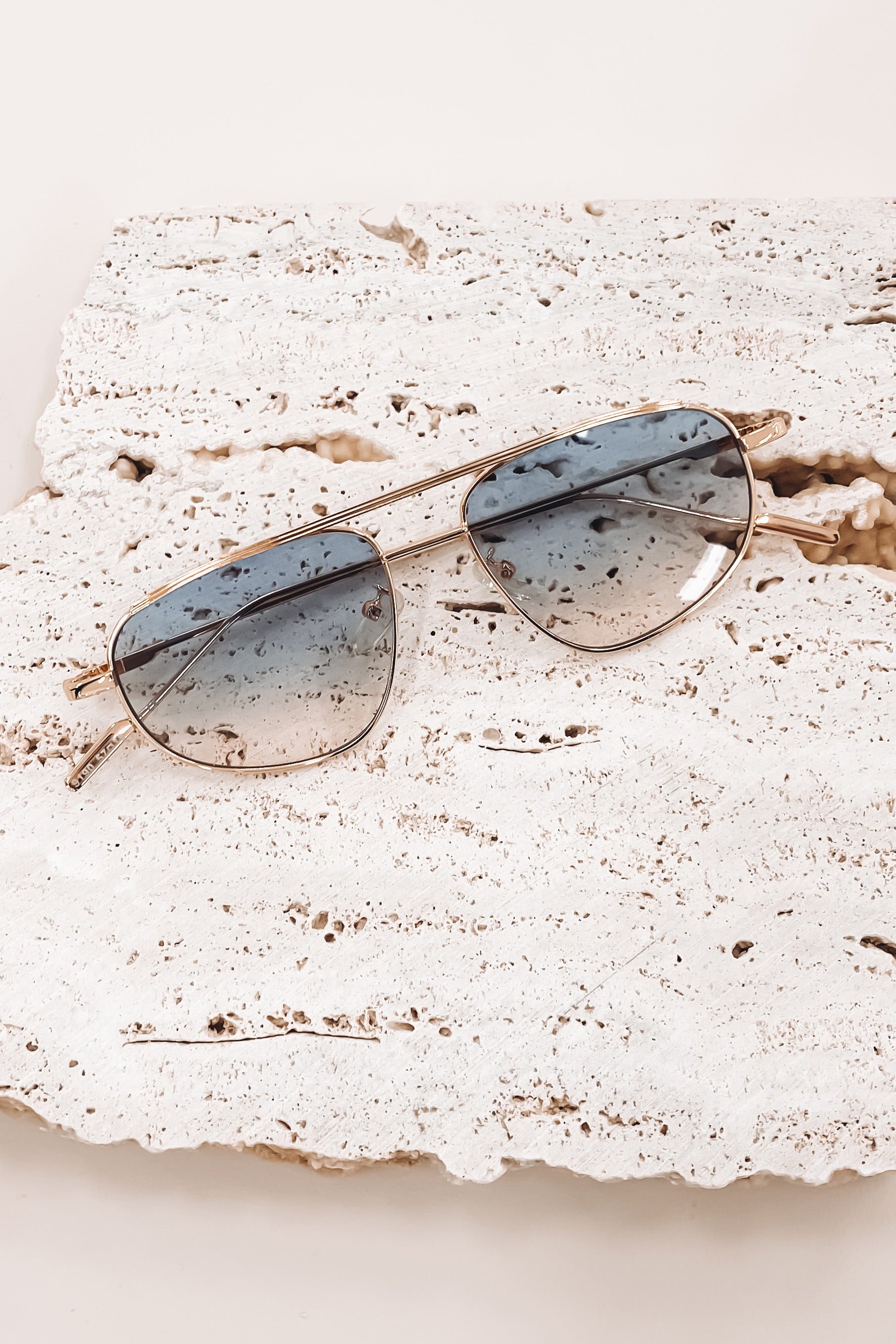 Iris Sunglasses Gold // Grey