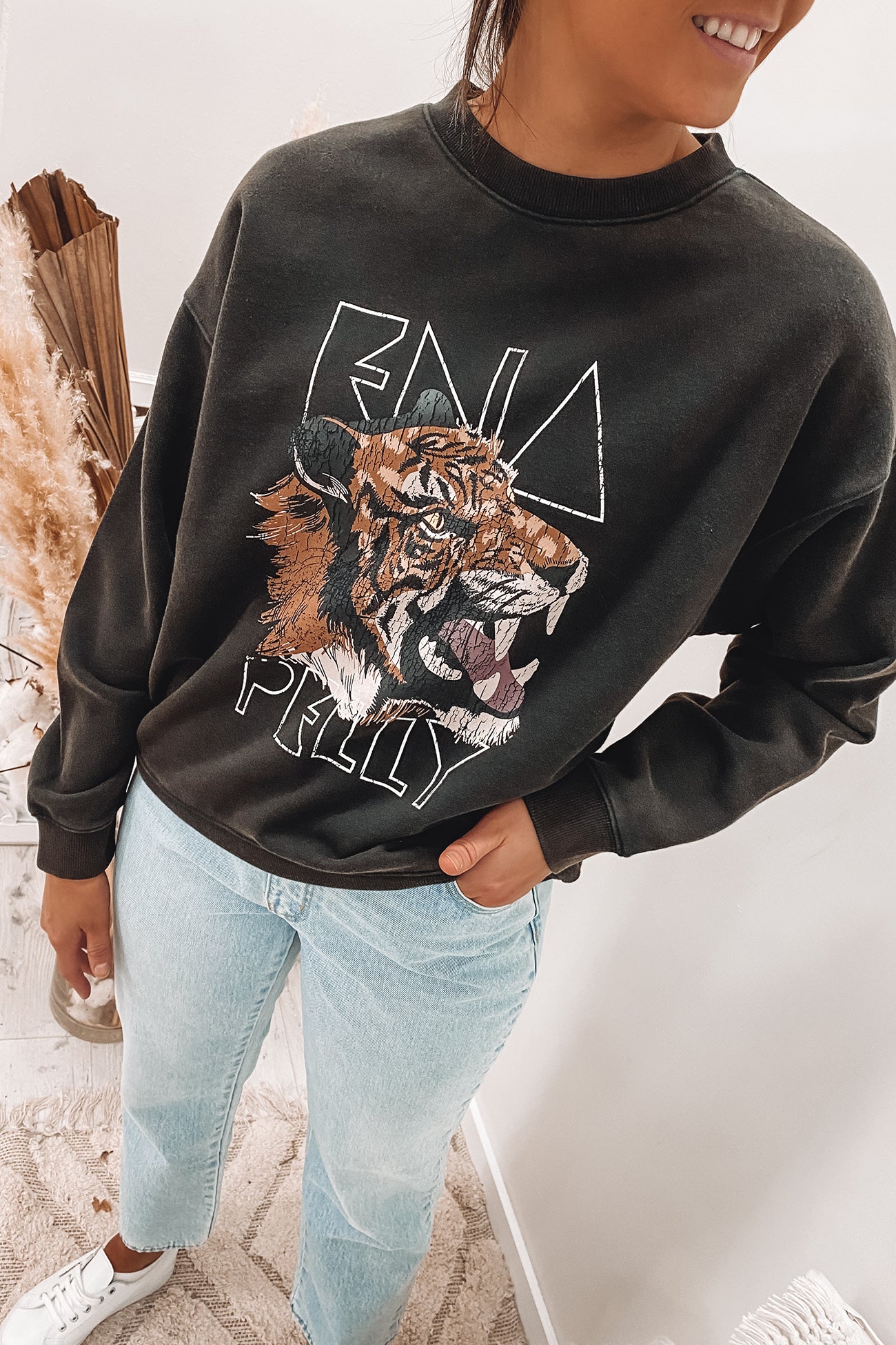 Wilderness Sweatshirt Washed Black