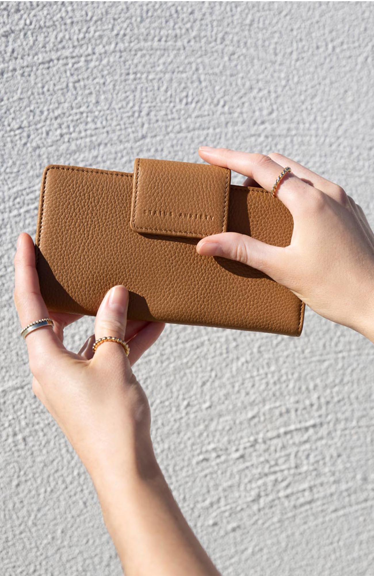 Ruins Wallet Tan