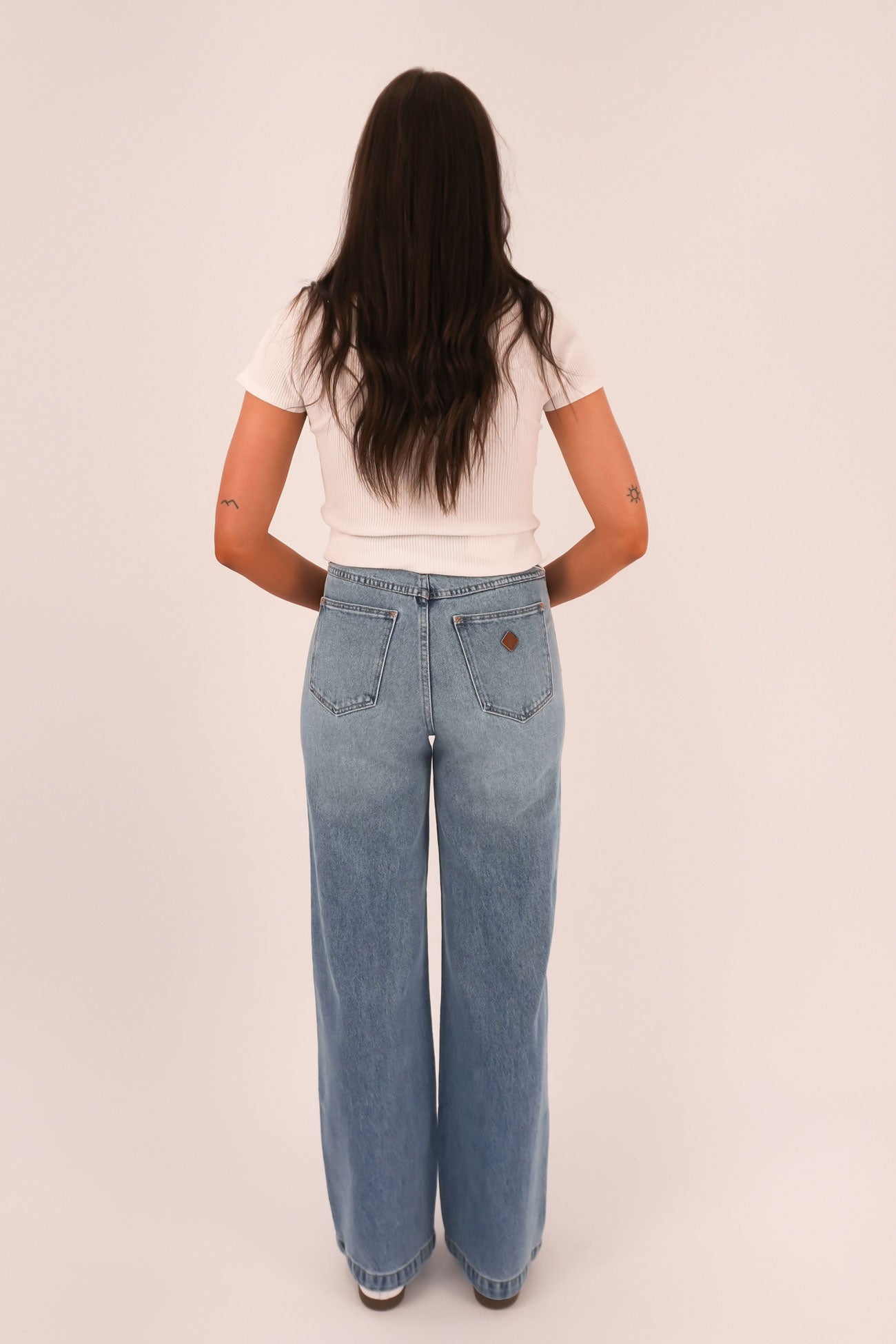 A 94 Wide Jean Liv