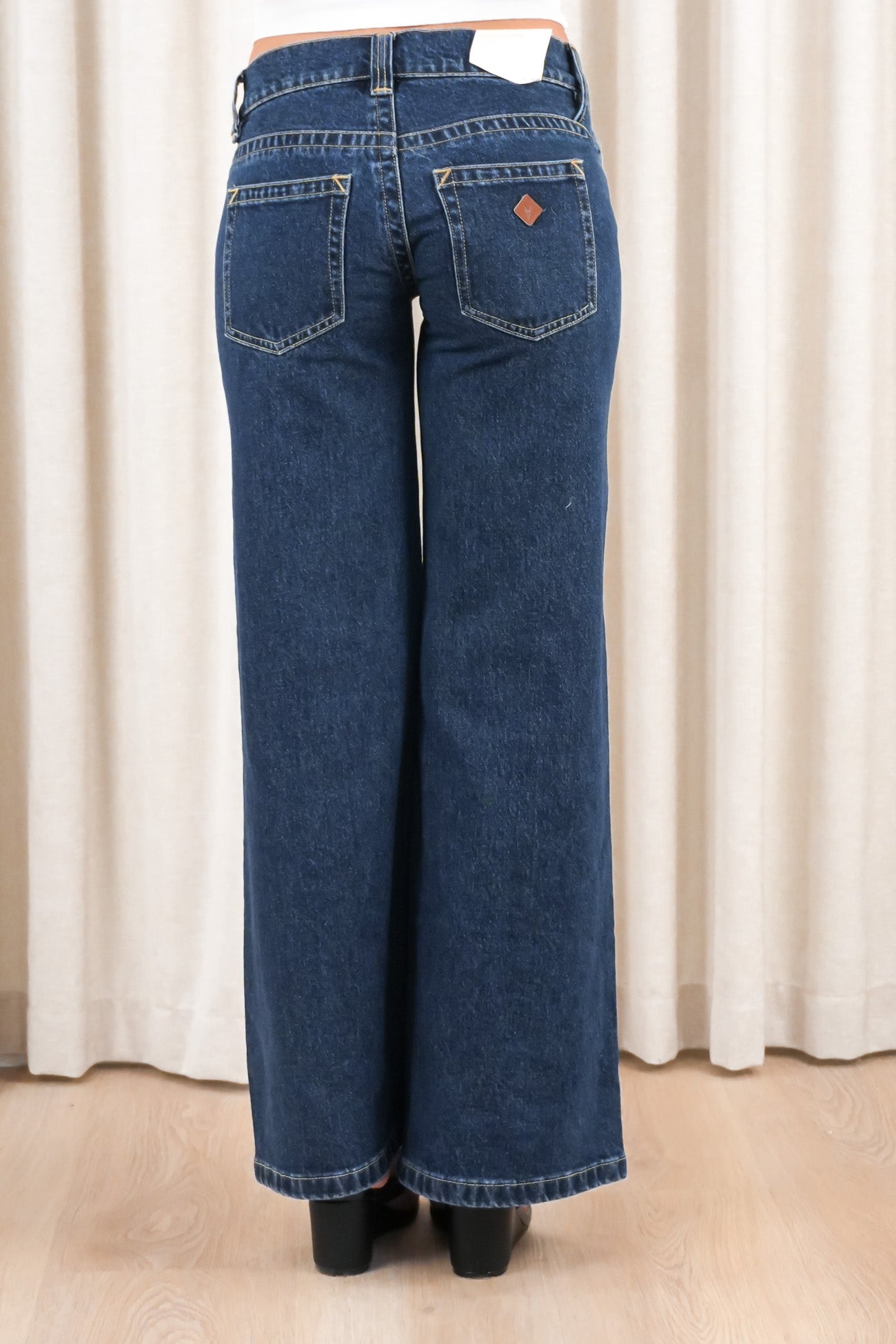 A 00 Wide Jean Tara